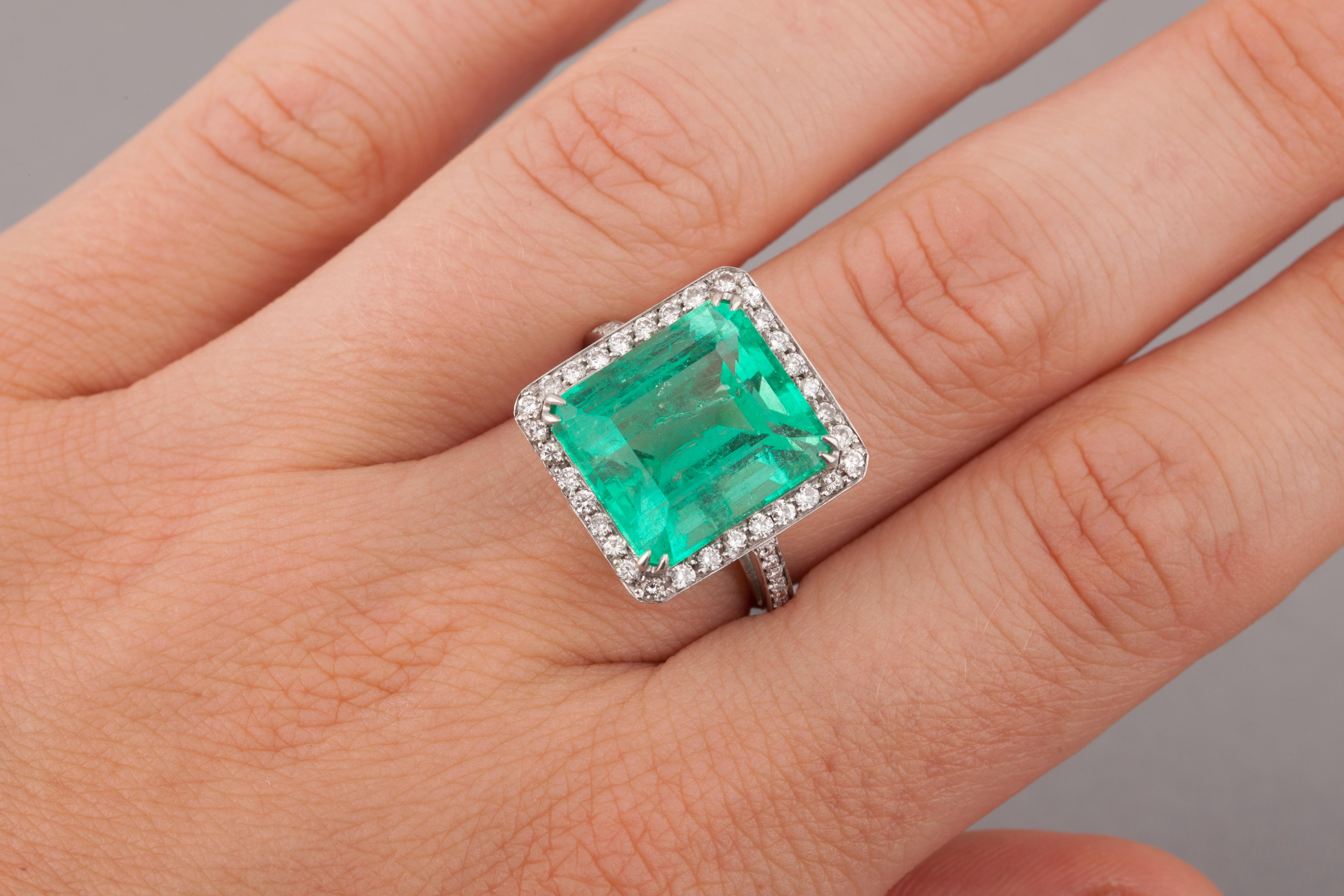 11.06 Carat French Emerald Ring 4