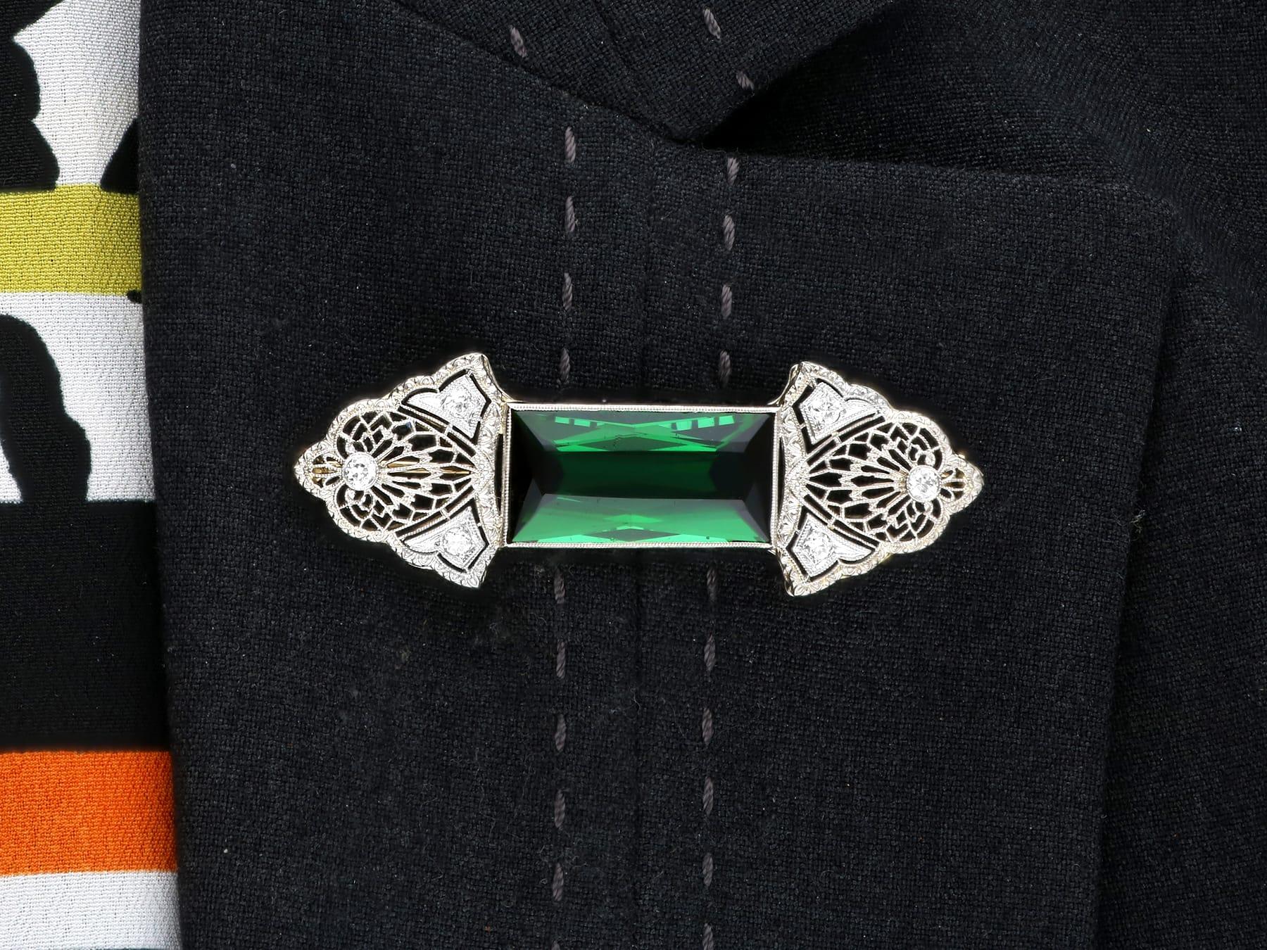 Spilla in oro giallo 14k con tormalina da 11,06 carati e diamante da 0,18 carati in vendita 5