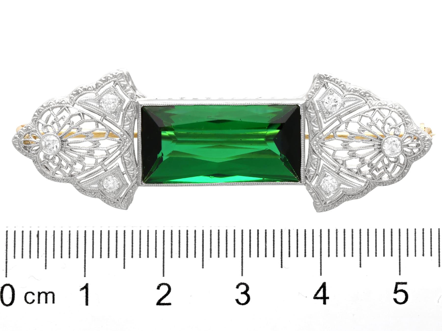 Spilla in oro giallo 14k con tormalina da 11,06 carati e diamante da 0,18 carati in vendita 2
