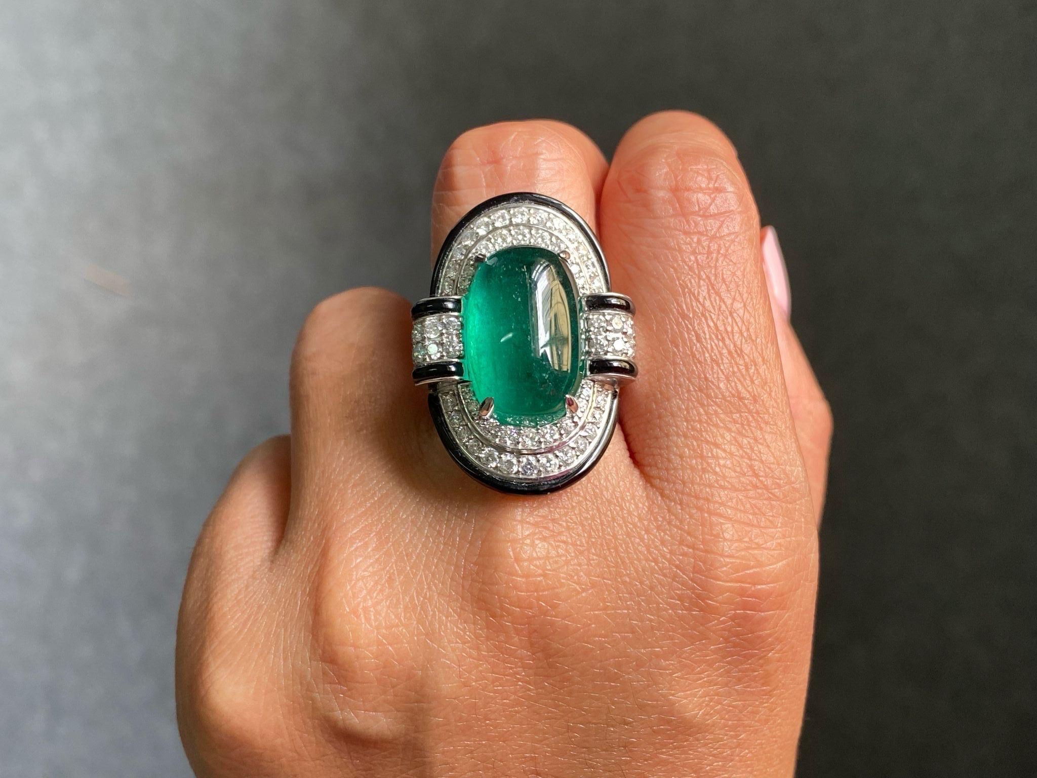 11.08 Carat Emerald Cabochon, Diamond and Onyx Cocktail Ring For Sale 6