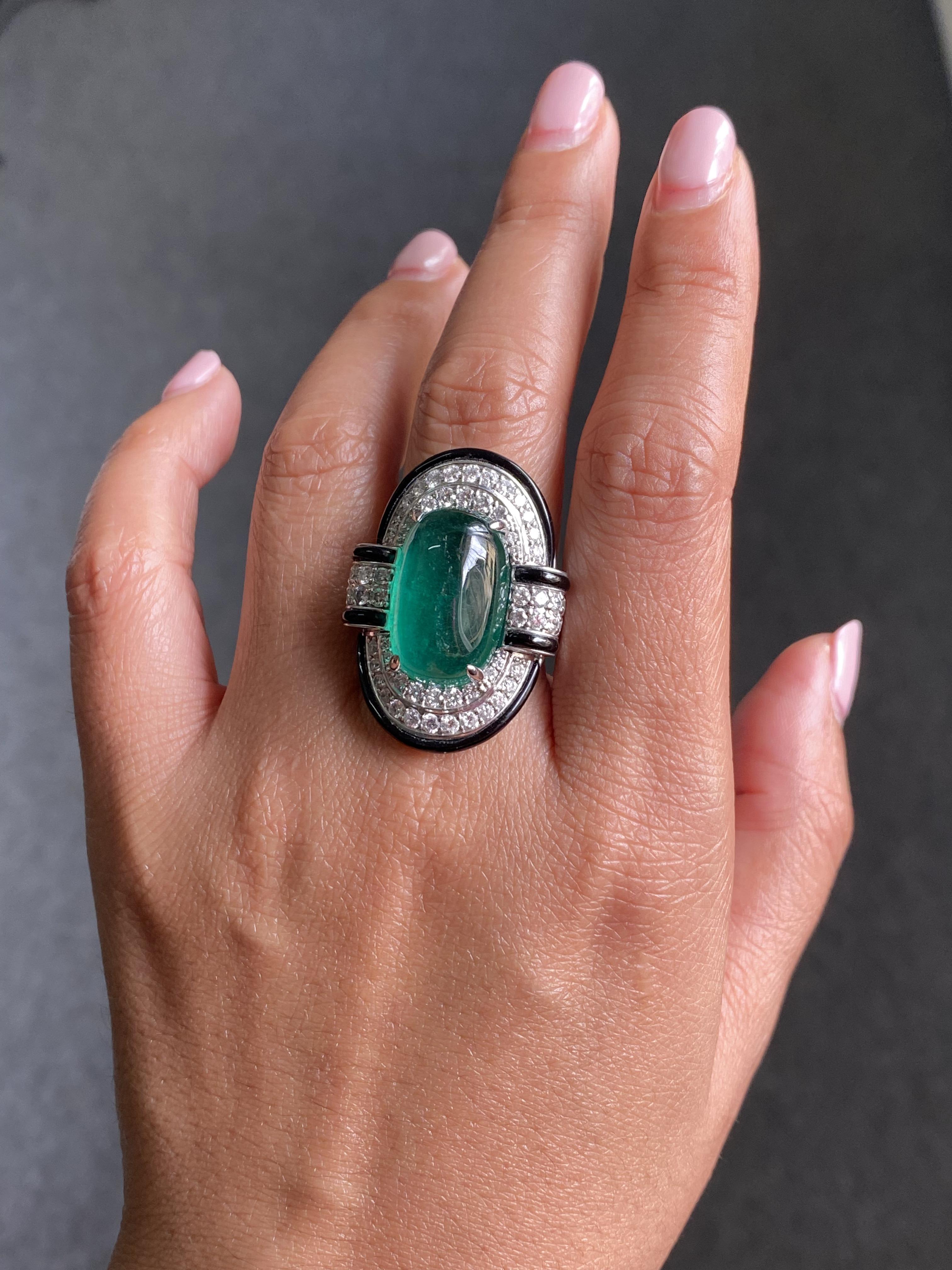 11.08 Carat Emerald Cabochon, Diamond and Onyx Cocktail Ring For Sale 1