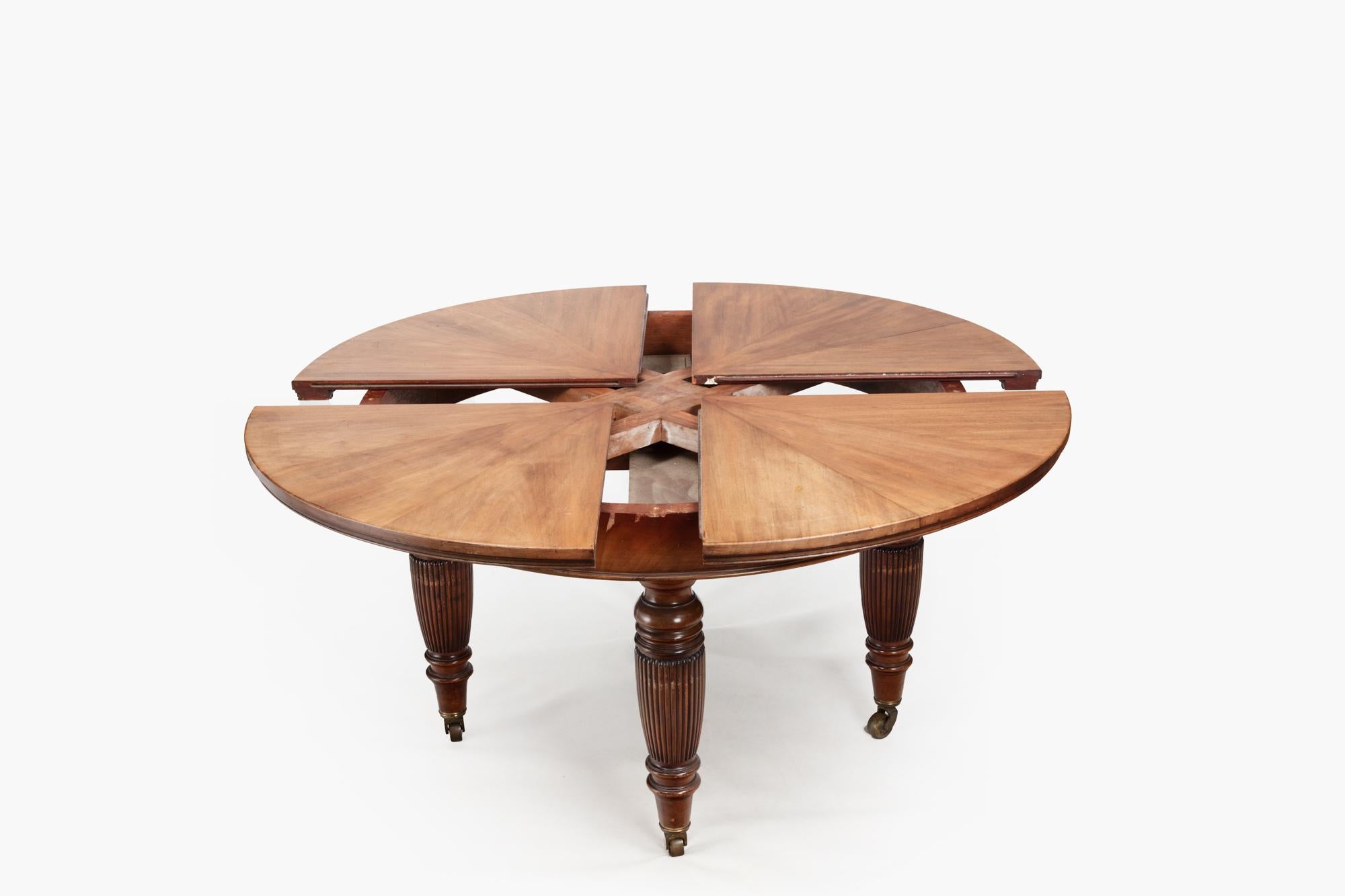 George III 11088 - 19th Century ‘Jupe’ Style Extendable Dining Table Stamped Maple & Co