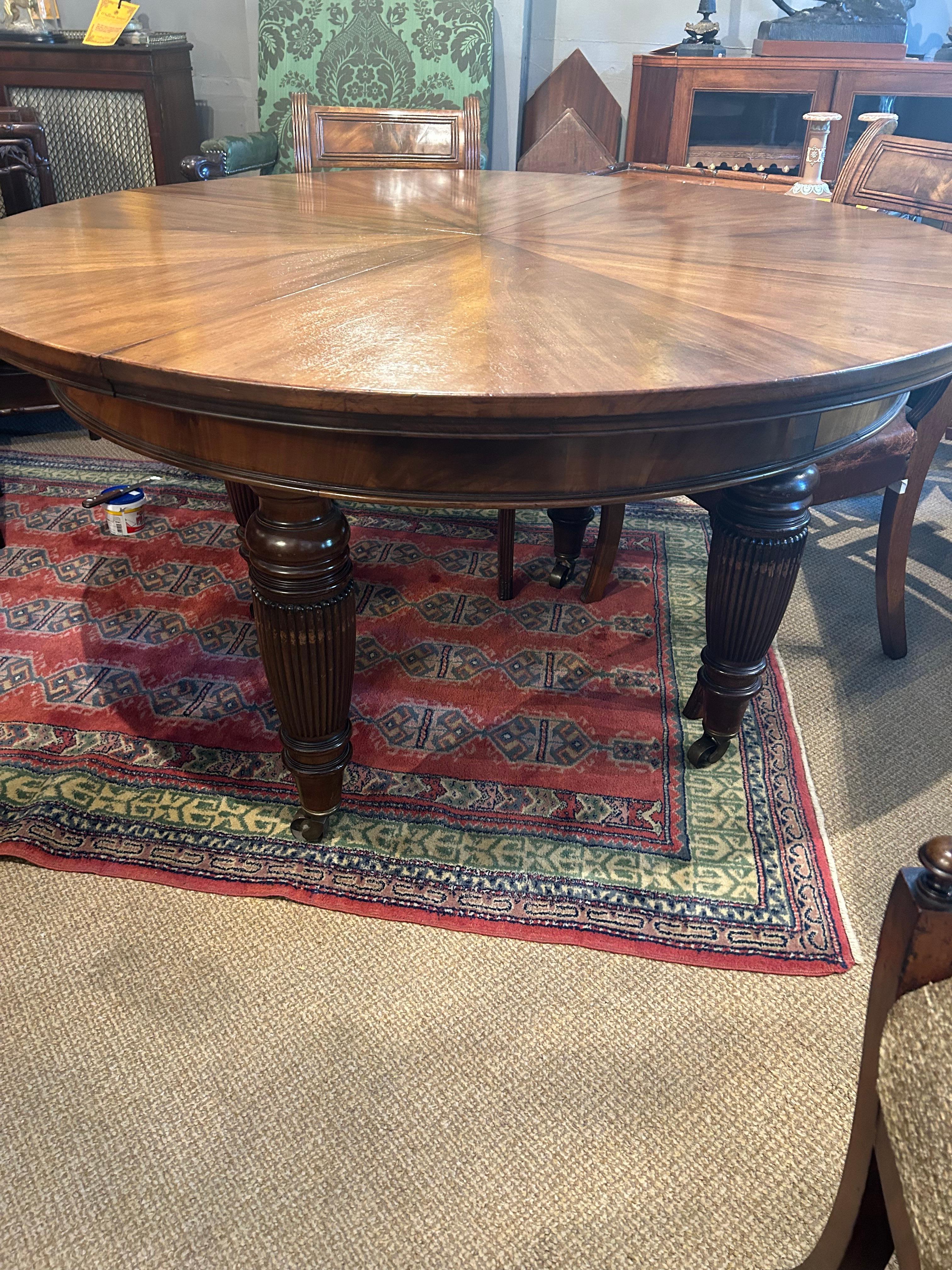 Mahogany 11088 - 19th Century ‘Jupe’ Style Extendable Dining Table Stamped Maple & Co