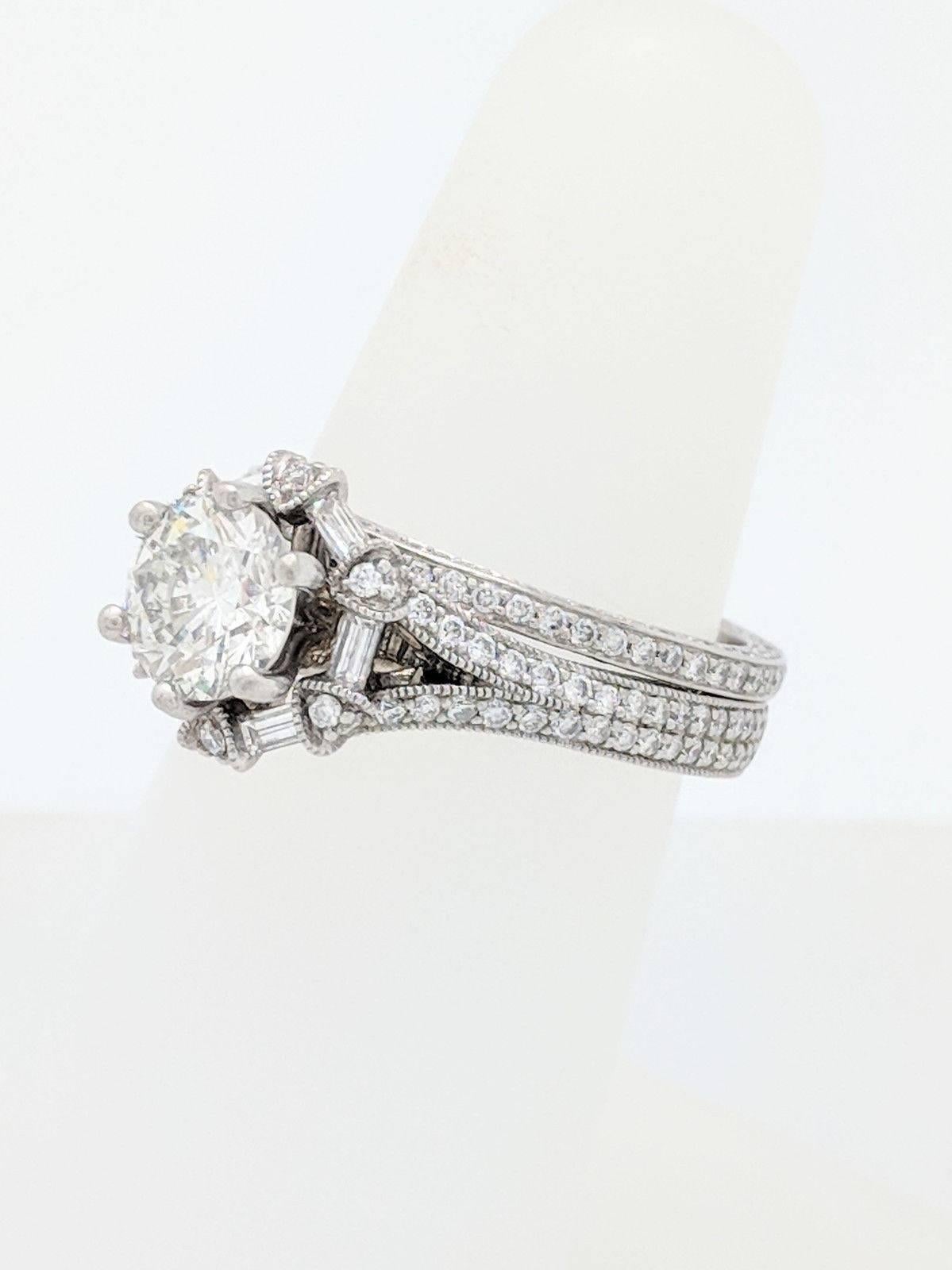 1.10cat. Round Brilliant Cut Natural Diamond Engagement Ring GIA Certified SI2/I In Excellent Condition For Sale In Gainesville, FL