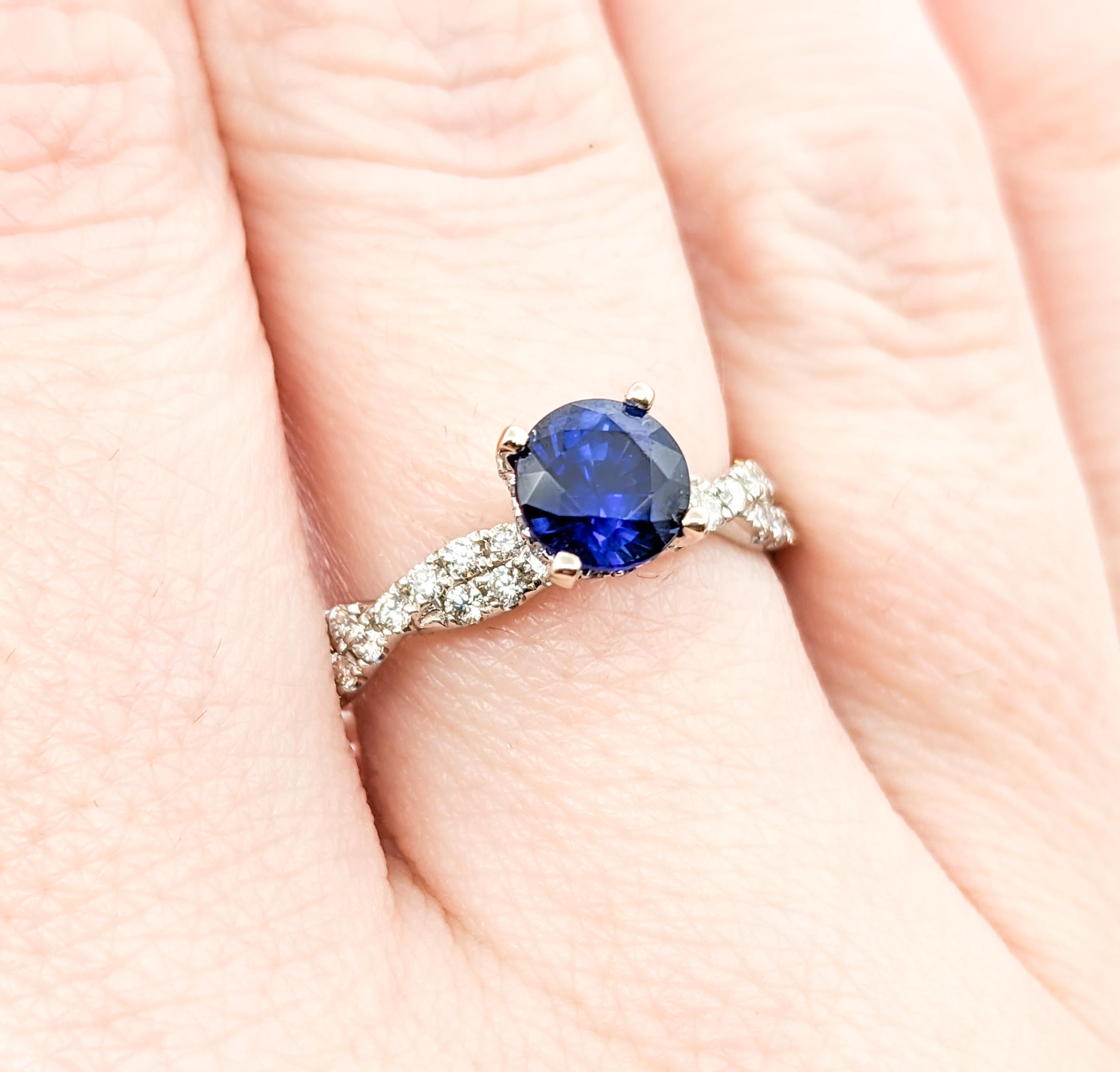 Round Cut 1.10ct Blue Sapphire & Diamond Ring In White Gold For Sale