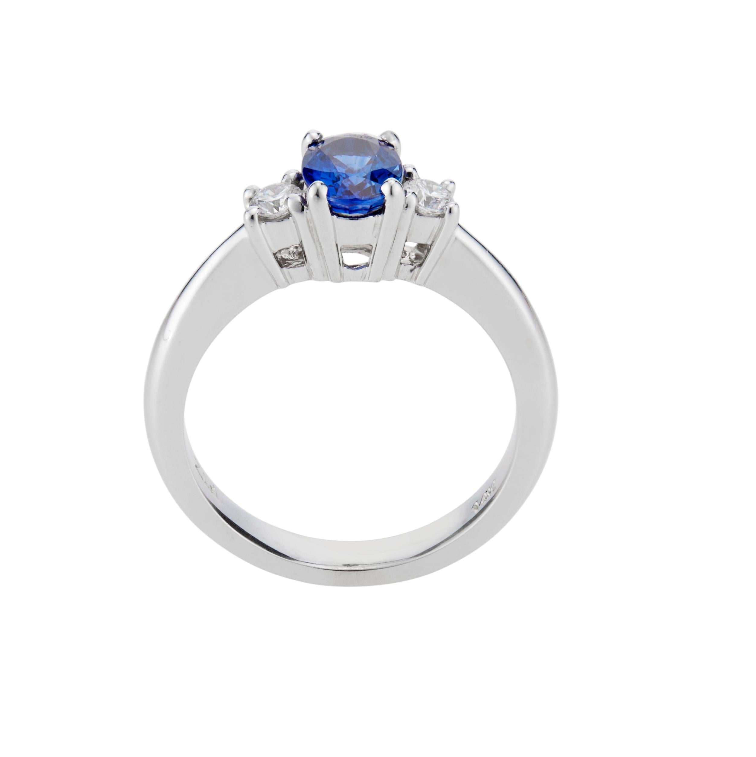 1.10ct Ceylon Oval Sapphire Diamond Three-Stone Engagement Ring In Excellent Condition For Sale In Stamford, CT