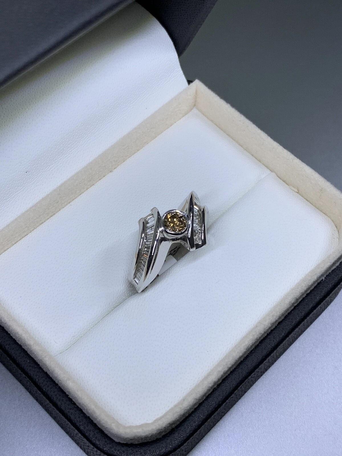 1.10ct Chocolate Brown Cognac diamond and baguette diamonds engagement ring in 1 In New Condition For Sale In London, GB