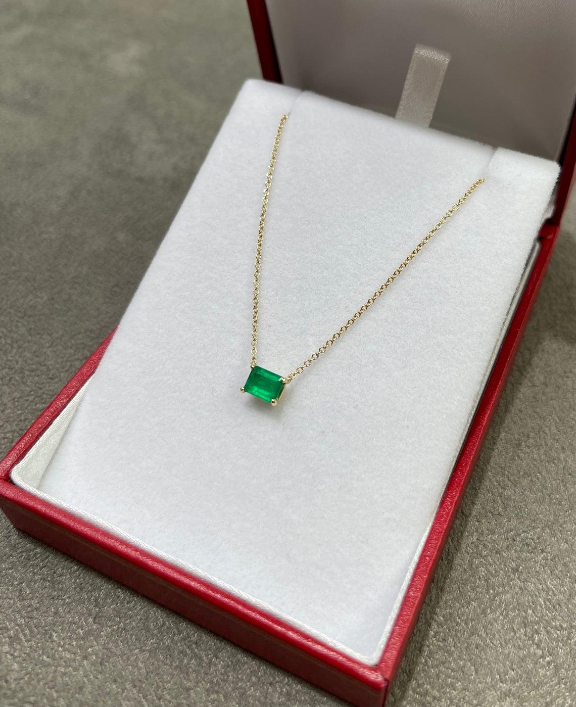 1.10ct Colombian Emerald, Emerald Cut East to West Necklace In New Condition In Jupiter, FL