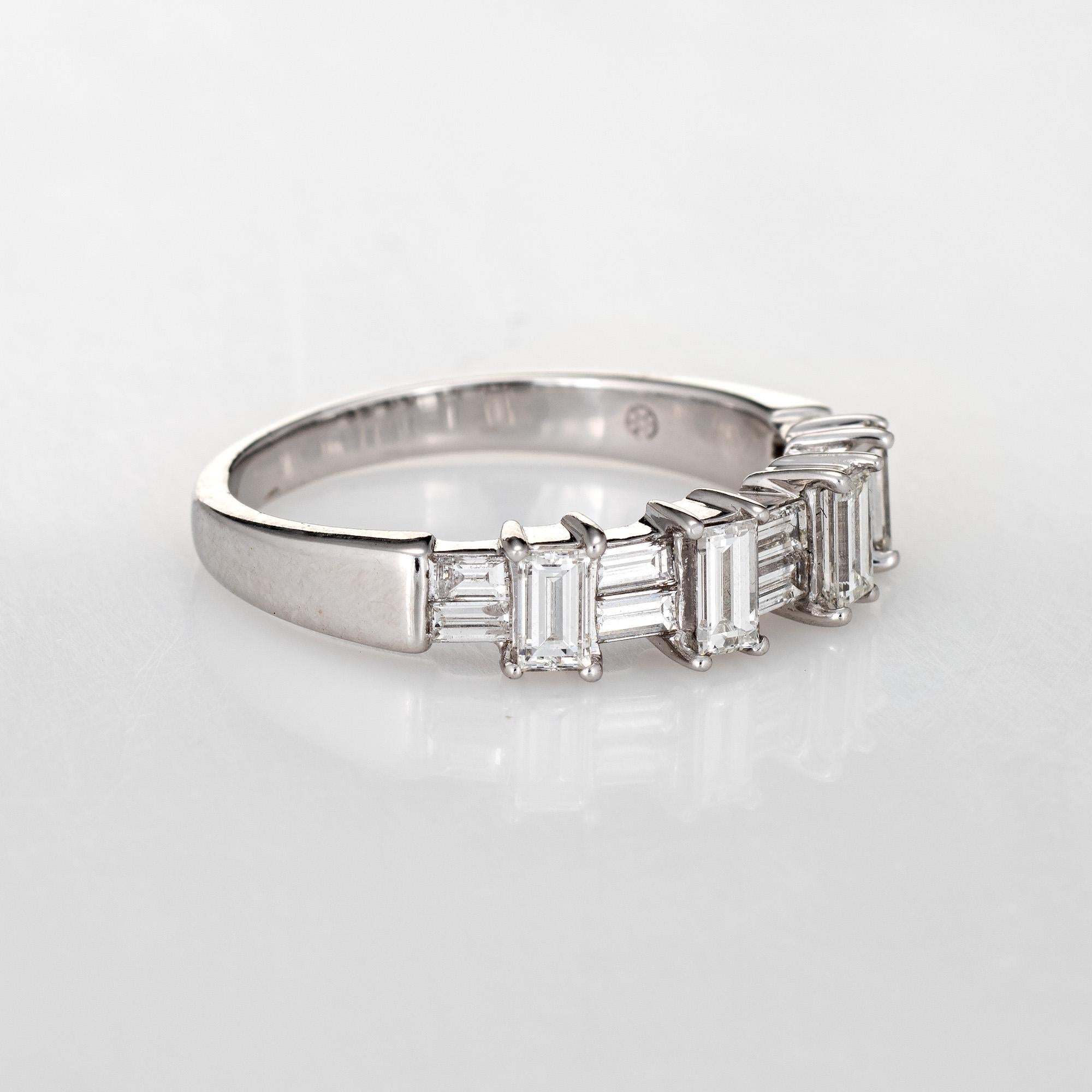 1,10 Karat Diamantband Straight Baguette Nachlass 18k Weißgold Jahrestag-Schmuck (Moderne)