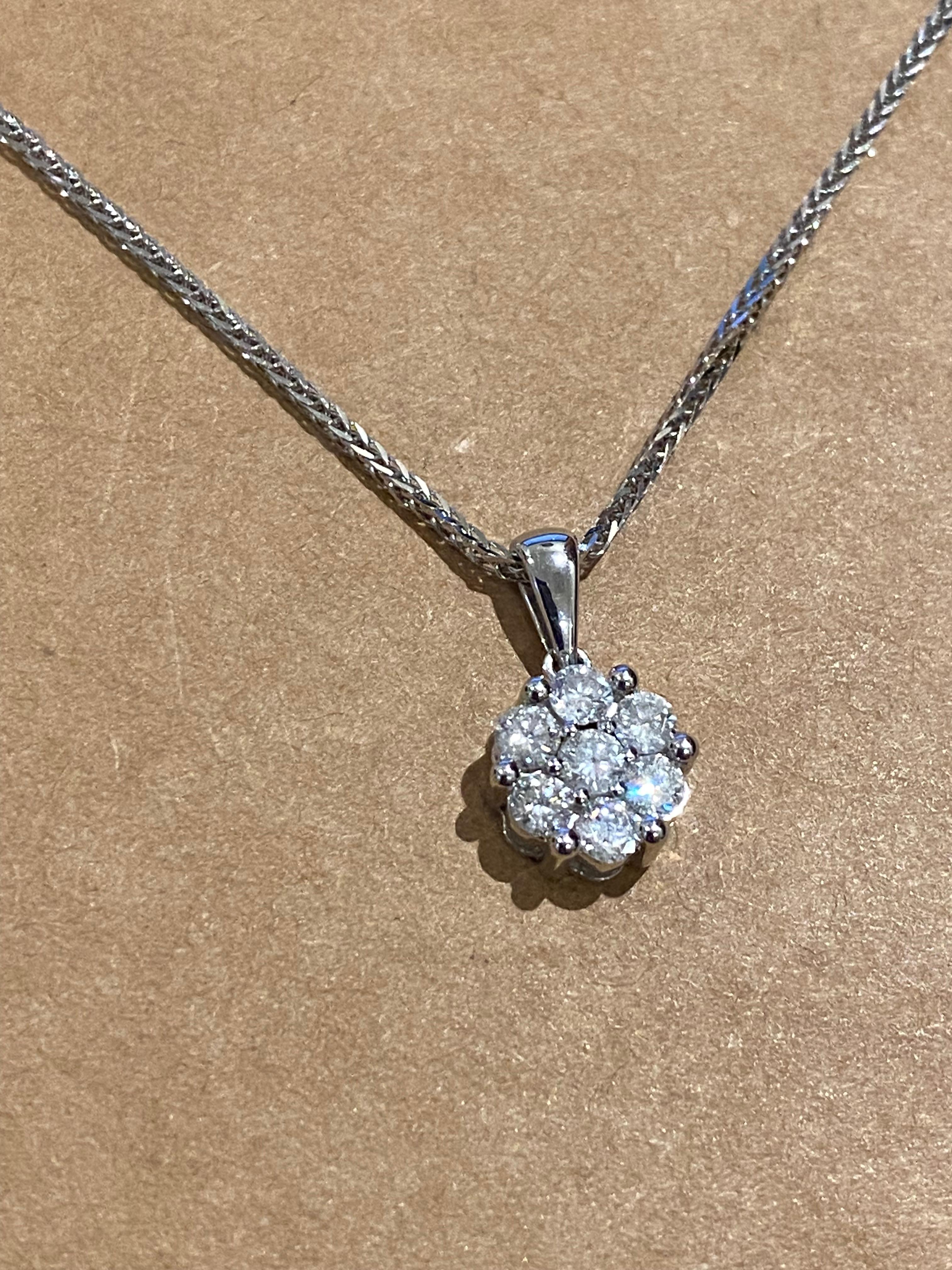 Women's 1.10ct Diamond Cluster Daisy Shaped Pendant in 18K White Gold on 18K Gold Chain For Sale