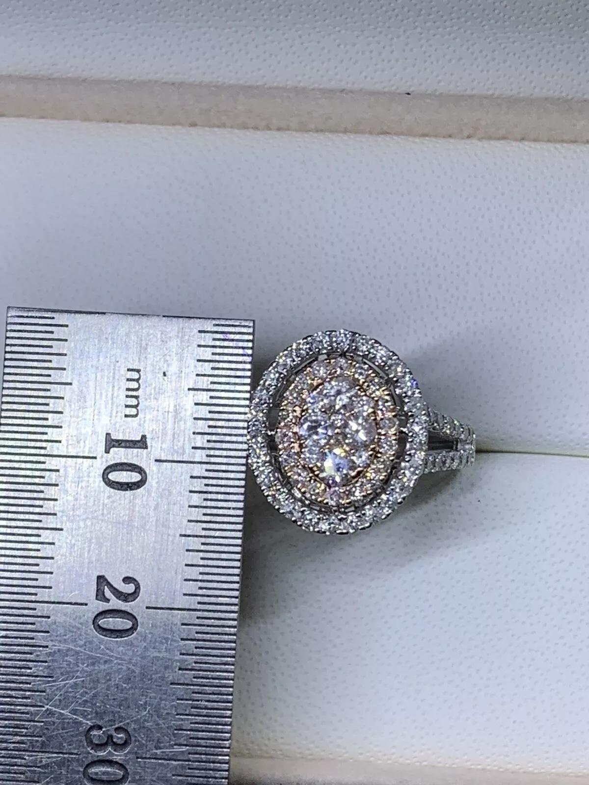 1.10ct Diamond Halo Solitaire Engagement Ring In 18ct White Gold Neuf - En vente à London, GB