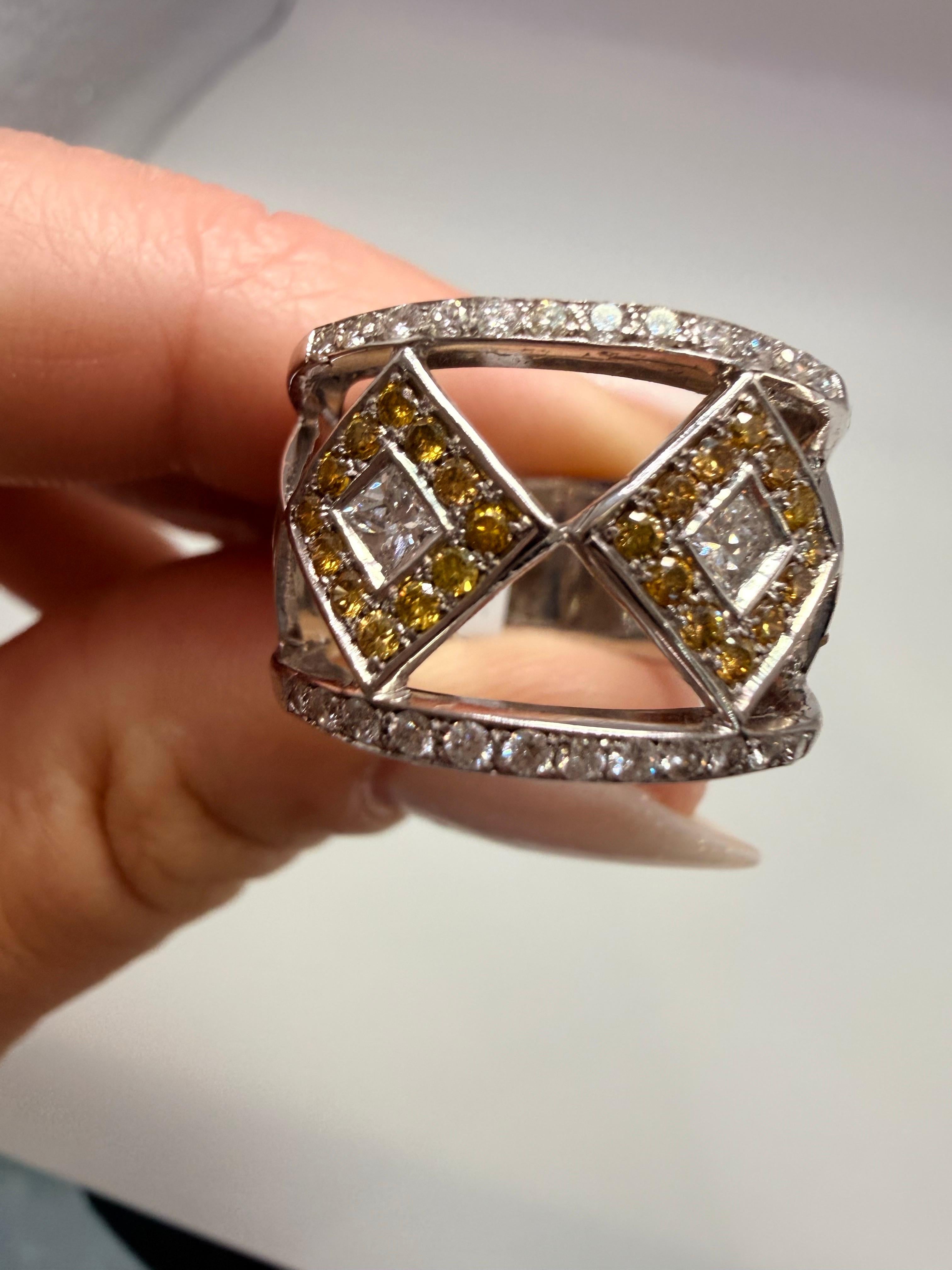 Bague en diamant de 1,10 ct Bague en diamant à large tête Bague en diamant canari 18KT Neuf - En vente à Boca Raton, FL