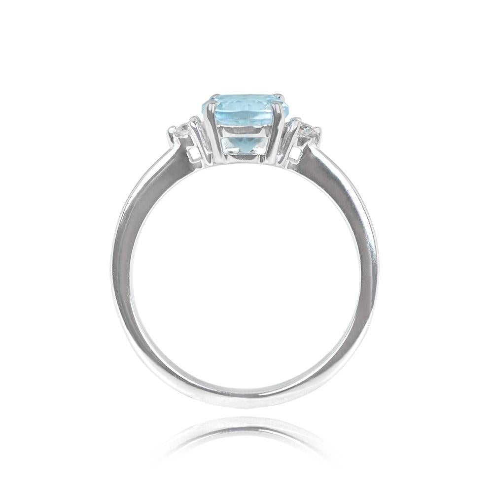 1.10ct Round Cut Aquamarine Engagement Ring, 18k White Gold In Excellent Condition For Sale In New York, NY
