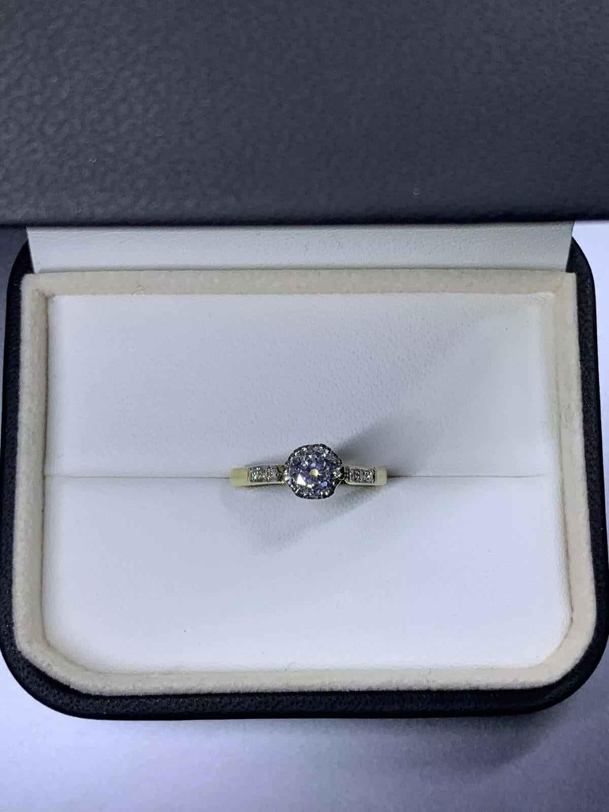 Antiker Verlobungsring aus 18 Karat Gelbgold mit 1,10 Karat Diamanten im Altschliff. im Zustand „Neu“ im Angebot in London, GB