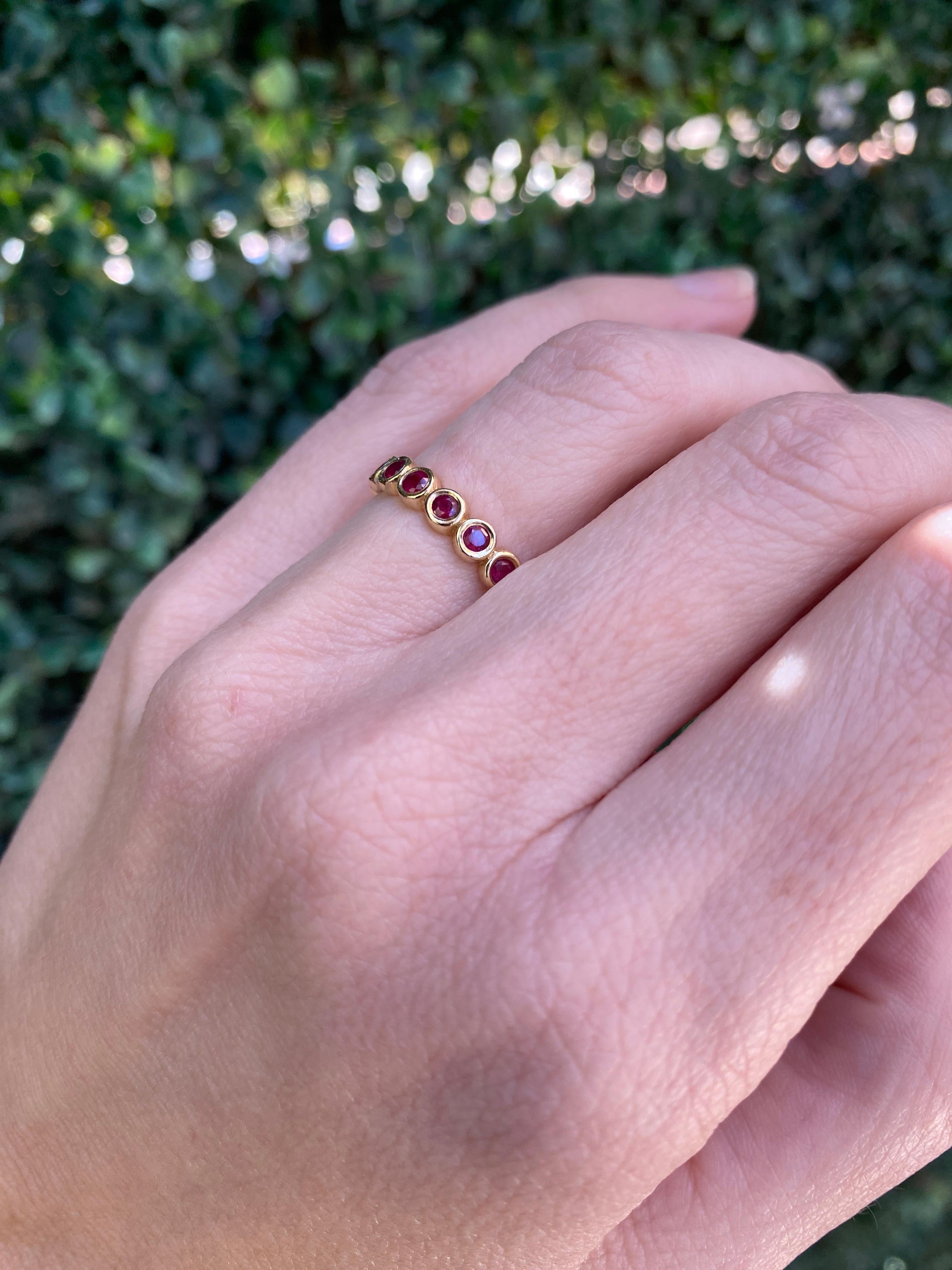 Bracelet éternel en or jaune 14k serti d'un rubis rond de 1,10ctw en vente 5