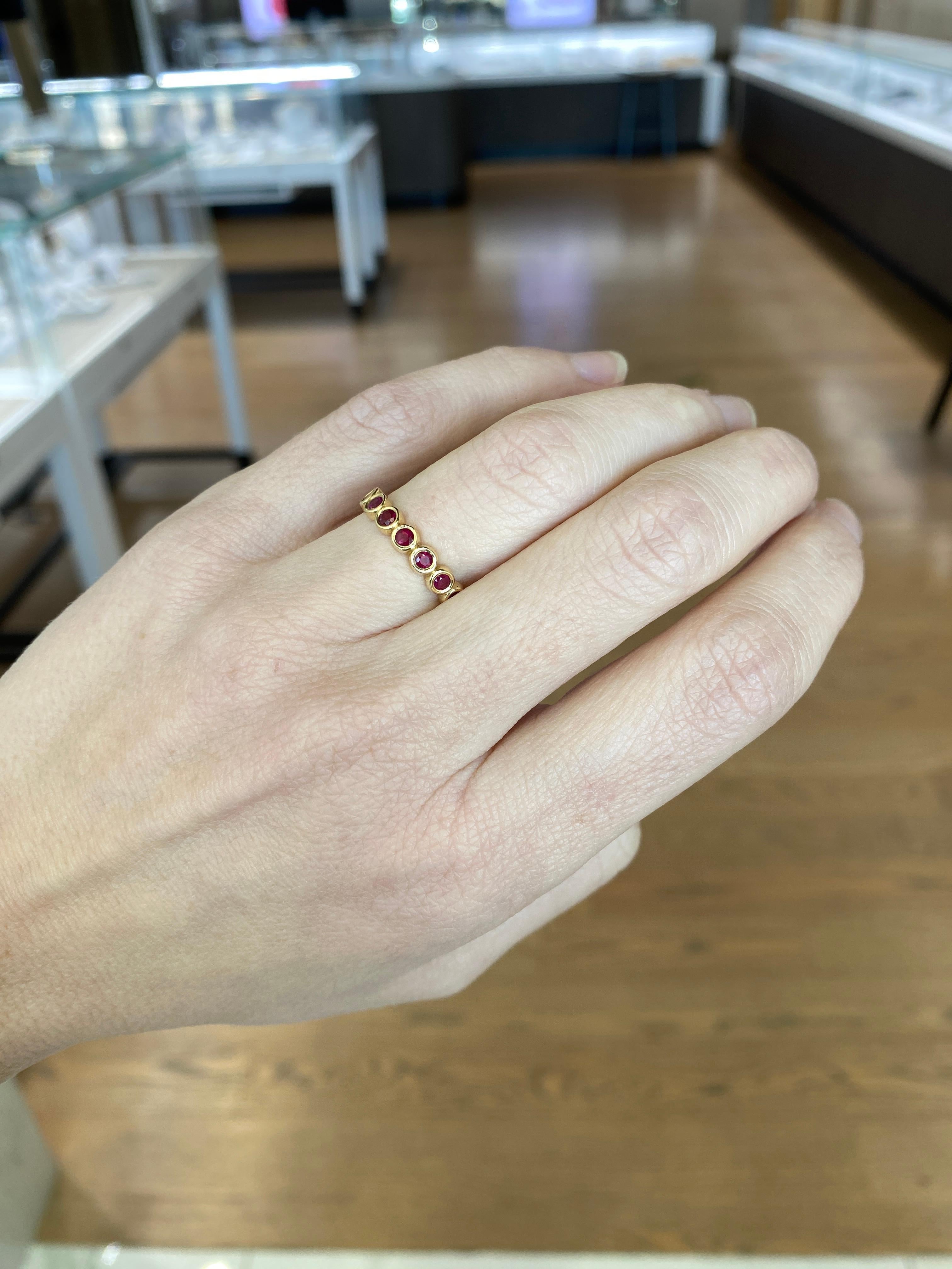 Bracelet éternel en or jaune 14k serti d'un rubis rond de 1,10ctw en vente 13
