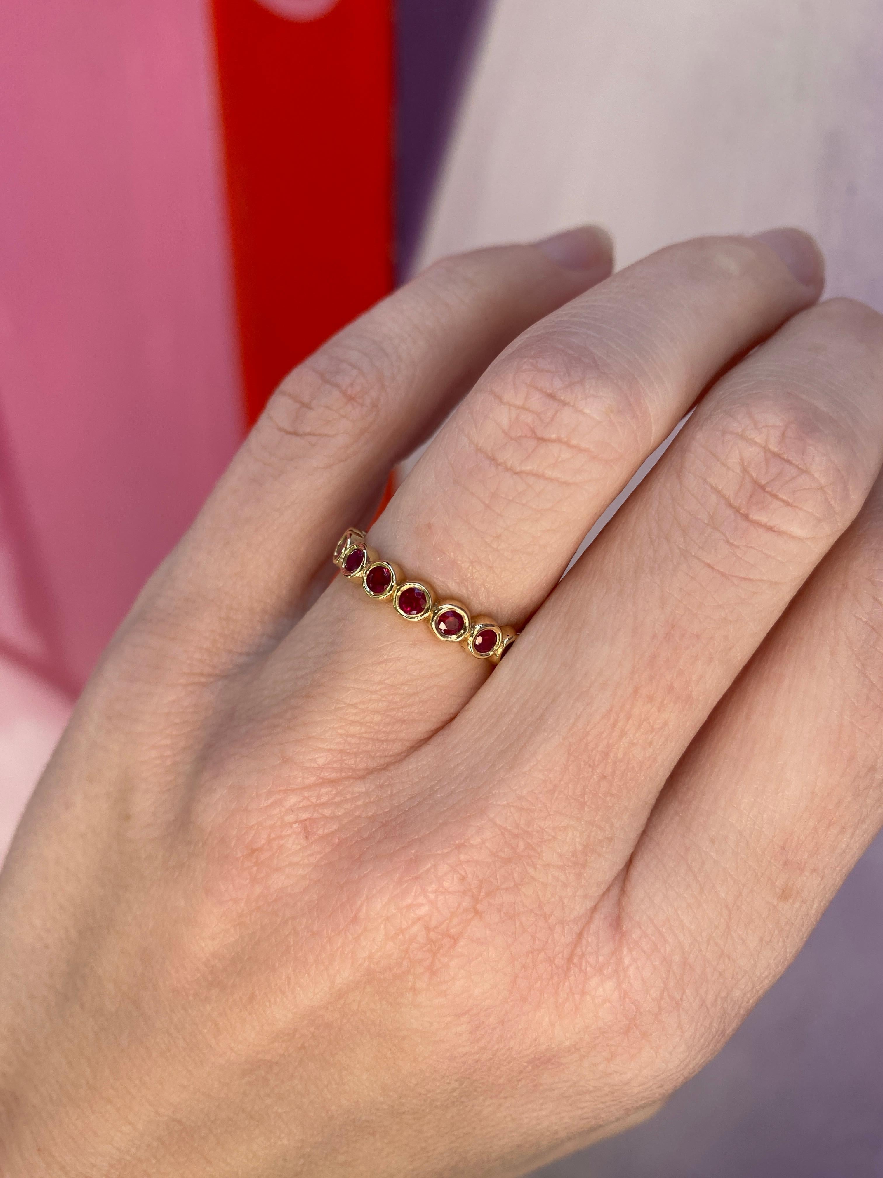 Bracelet éternel en or jaune 14k serti d'un rubis rond de 1,10ctw en vente 3