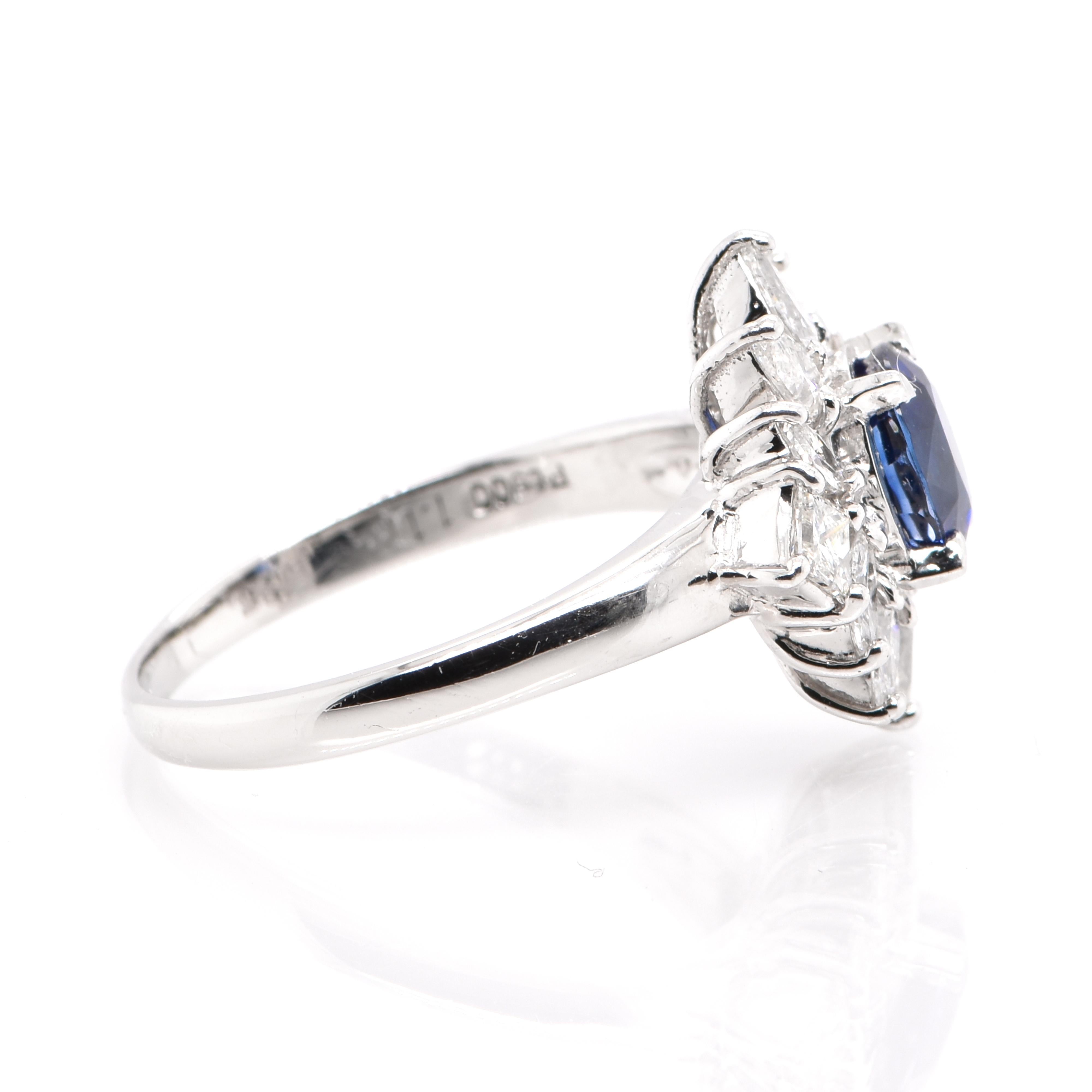 1.11 Carat Natural Royal Blue Sapphire and Diamond Ring Set in Platinum In New Condition For Sale In Tokyo, JP