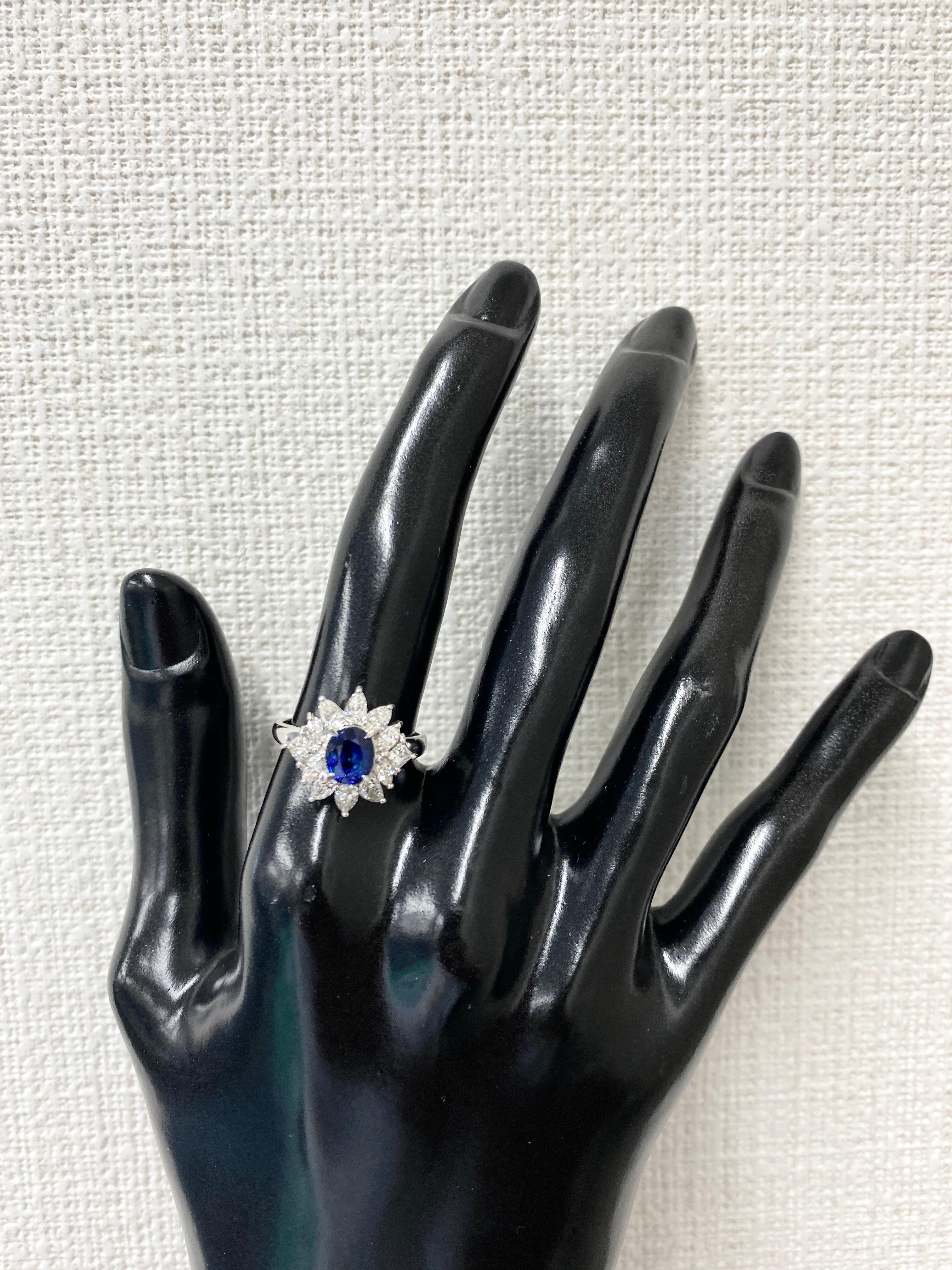 Women's 1.11 Carat Natural Royal Blue Sapphire and Diamond Ring Set in Platinum For Sale