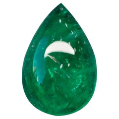Émeraude russe naturelle de 1,11 carat taillée en cabochon