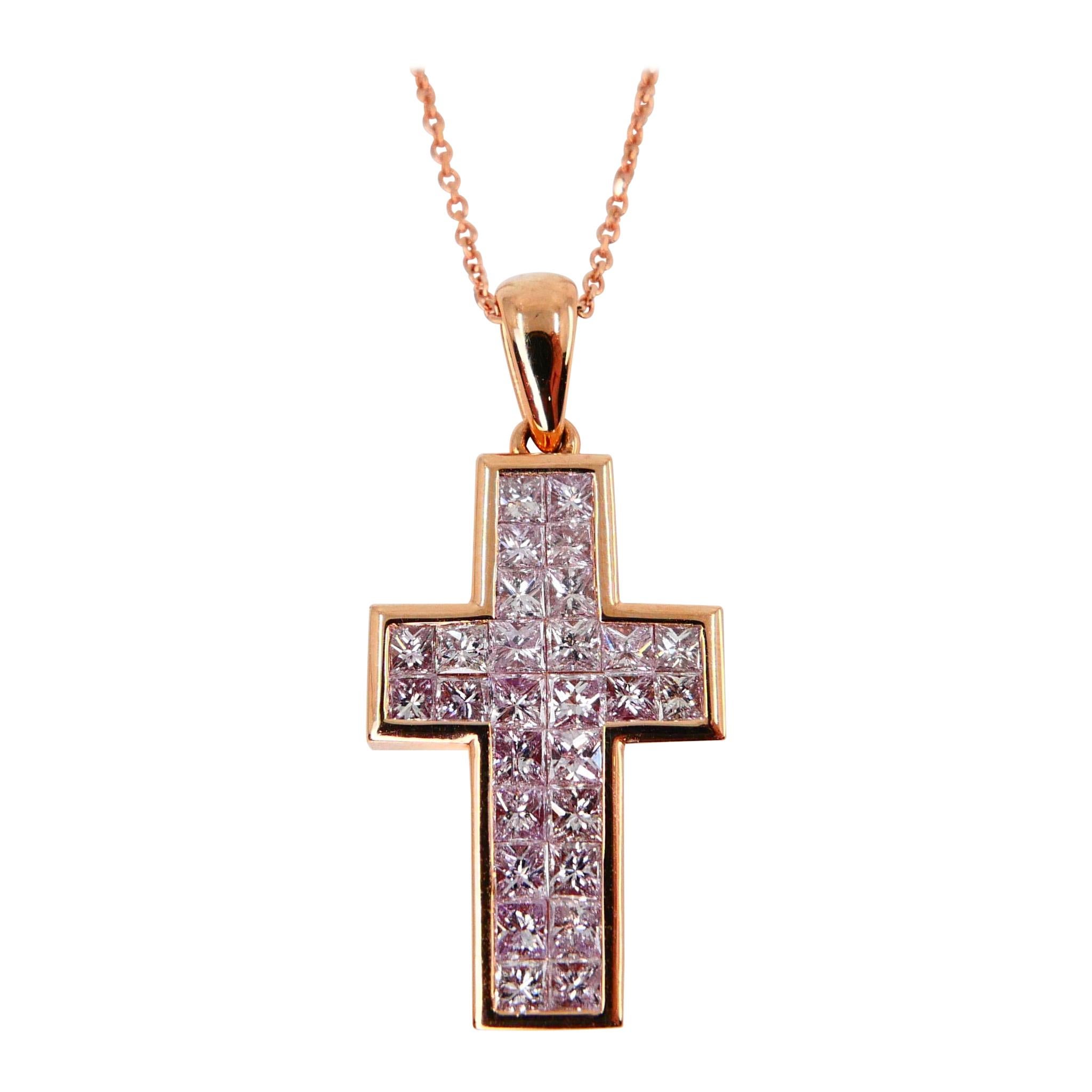 1,11 Karat natürlicher heller Babyrosa Diamant Kreuz Anhänger Halskette. 18K Roségold. im Angebot