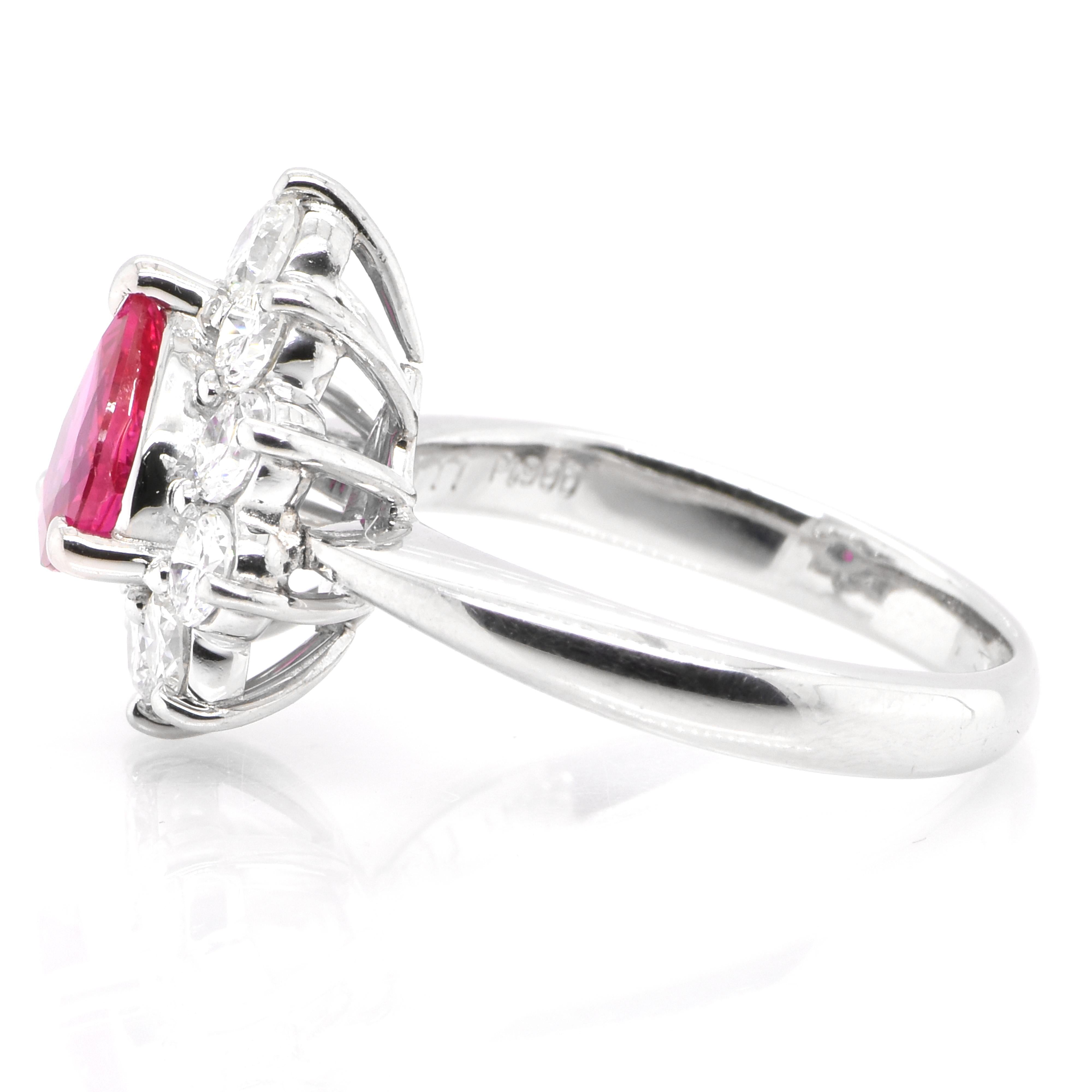 1.11 Carat Natural Pear Cut Ruby and Diamond Ring Set in Platinum In New Condition In Tokyo, JP