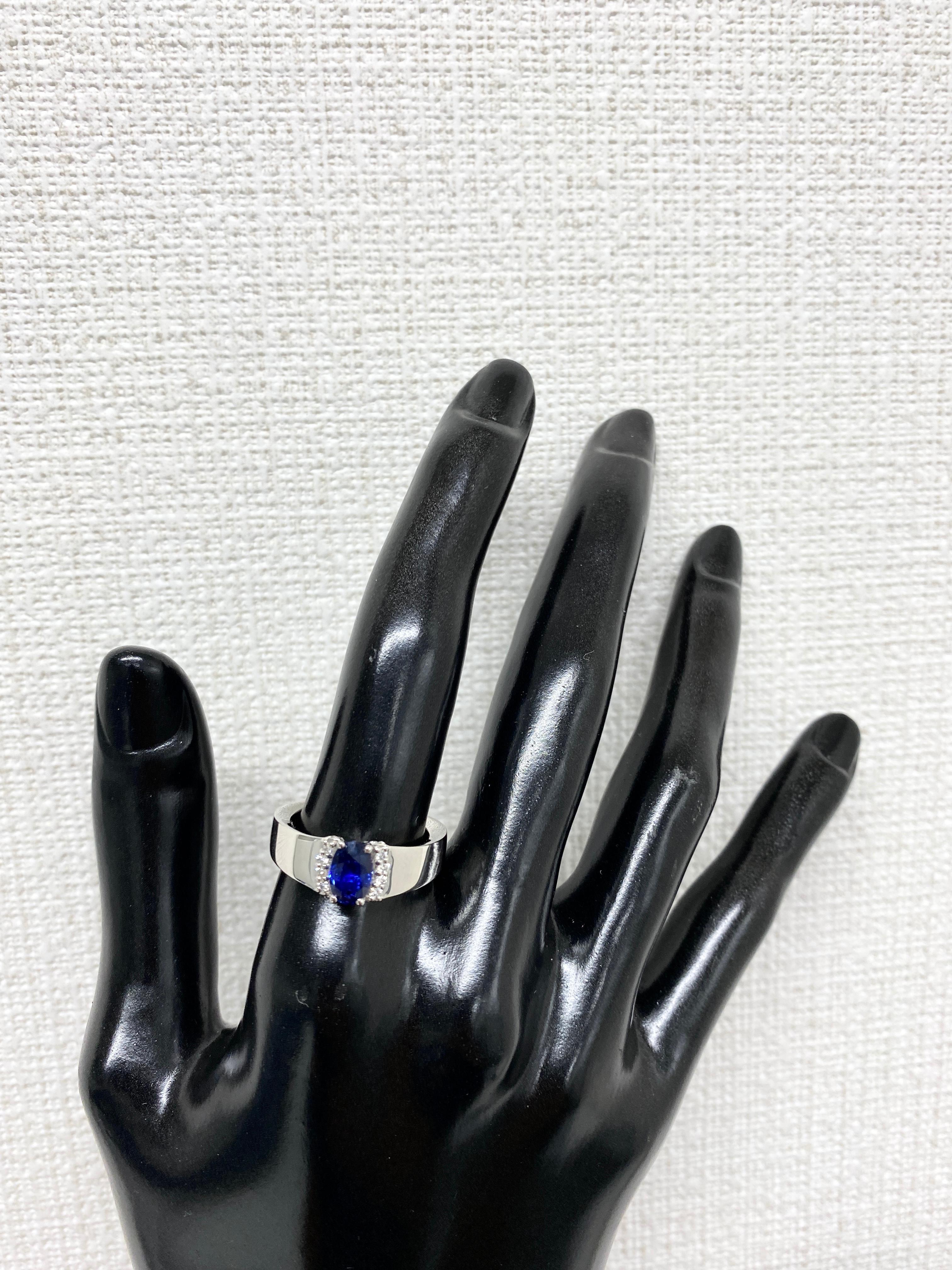 1.11 Carat Natural Sapphire and Diamond Band Ring Set in Platinum In New Condition For Sale In Tokyo, JP