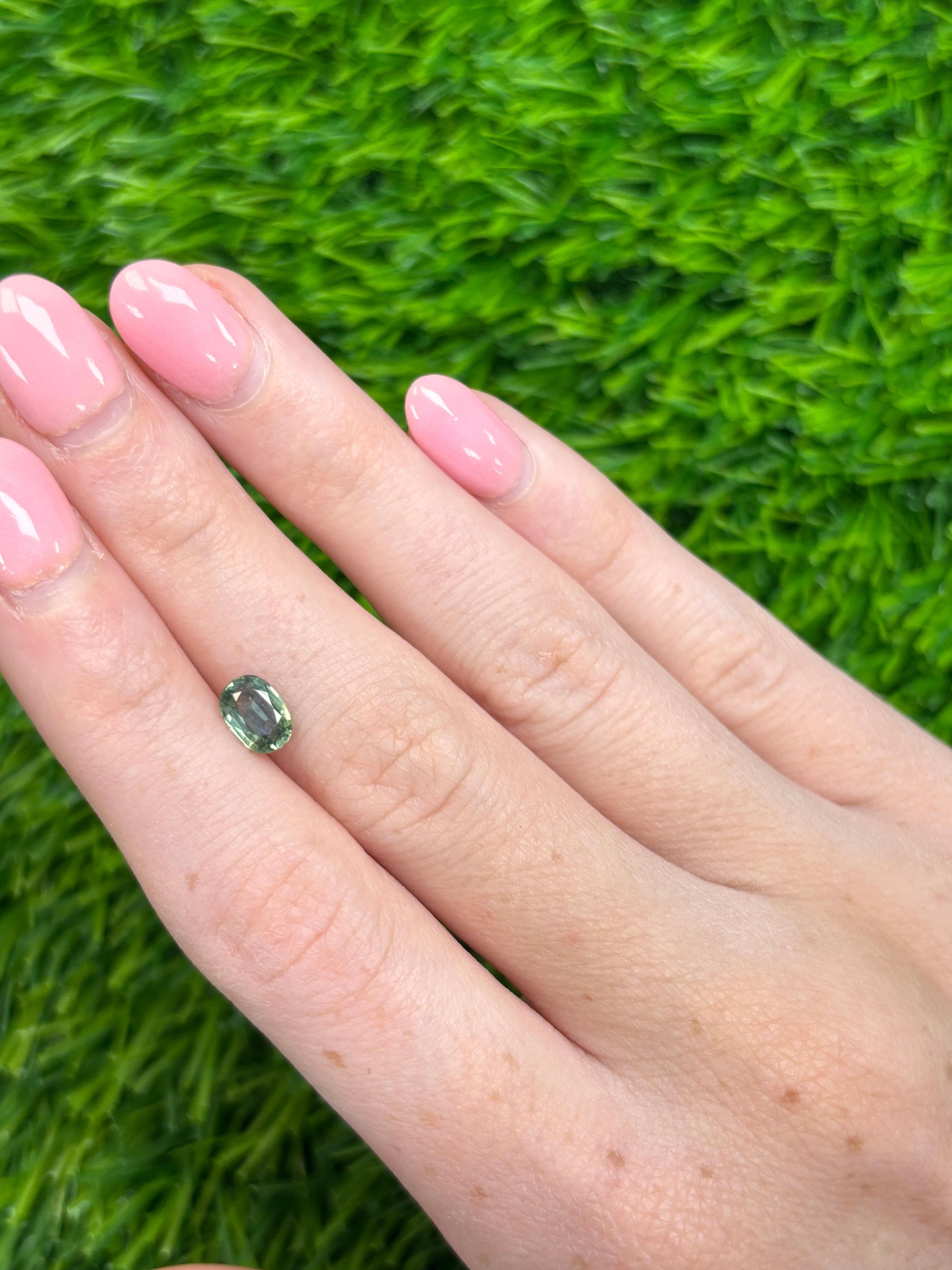 1,11 Karat Ovalschliff Natürlicher reicher waldgrüner Saphir Loser Edelstein im Angebot 1