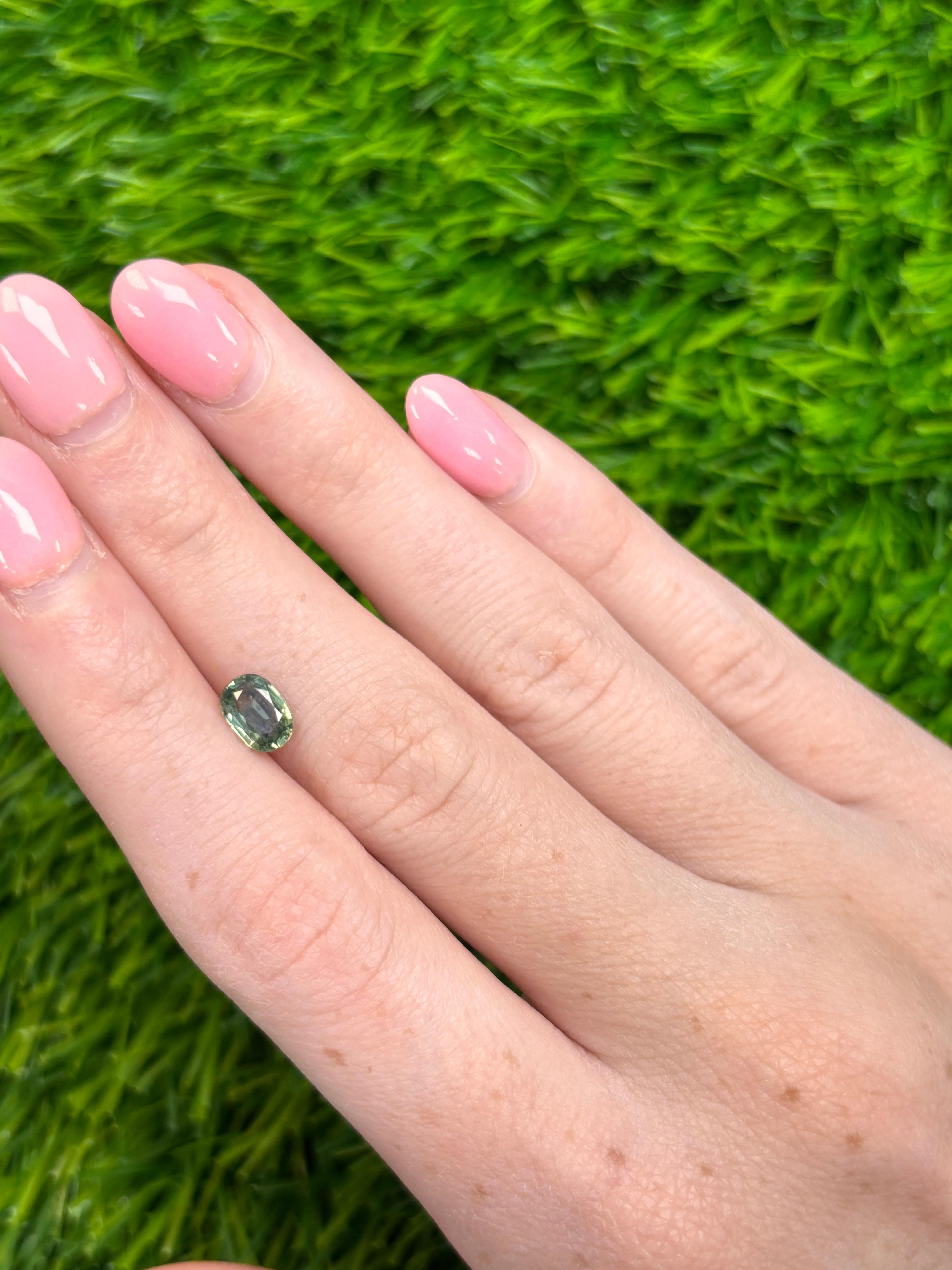 1,11 Karat Ovalschliff Natürlicher reicher waldgrüner Saphir Loser Edelstein im Angebot 2