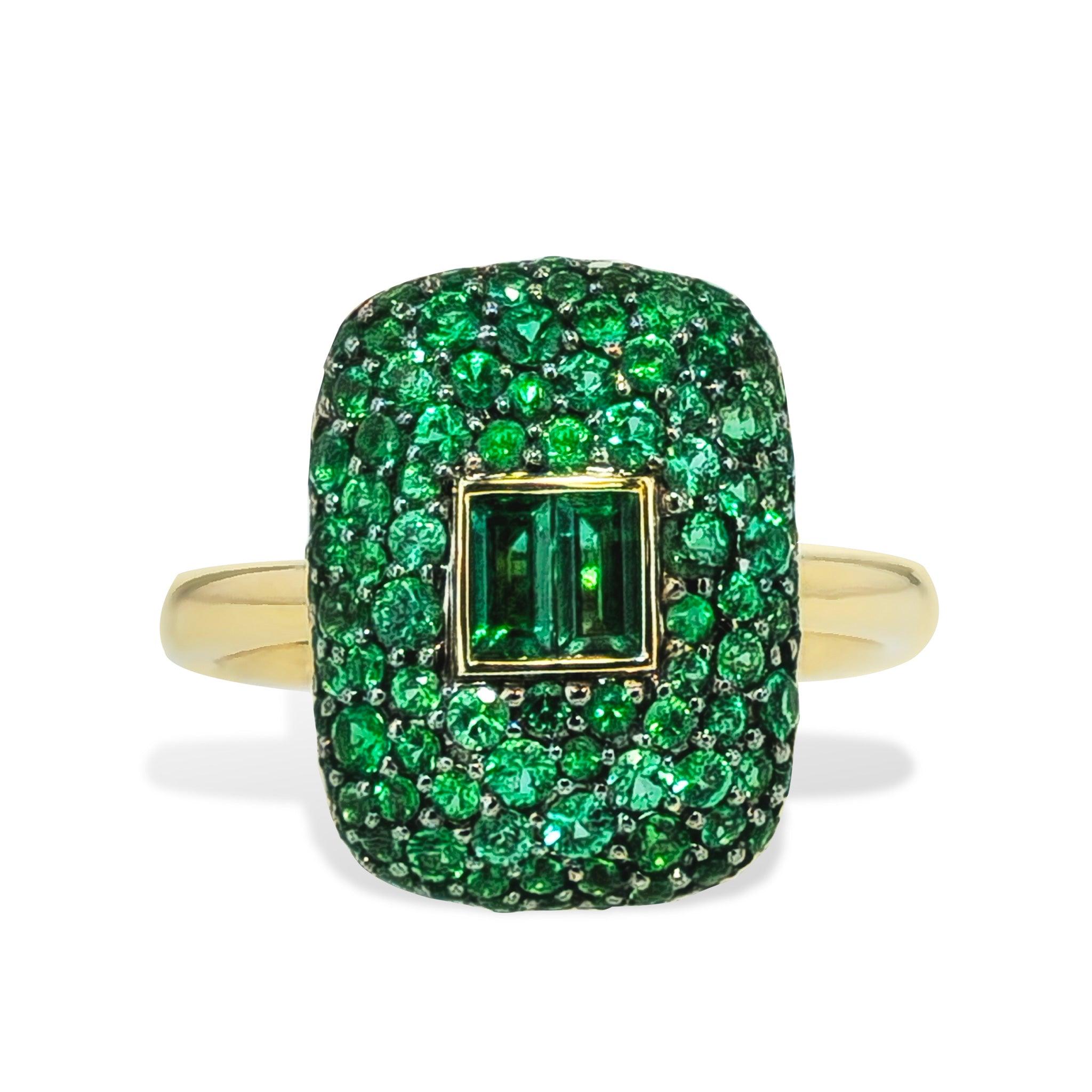 This captivating Emerald 18kt. Yellow Gold Ring is aglow with lush Emerald Pave.
Illuminate your look in sophisticated, exclusive style.
1.11ct TW Emeralds.
Emerald Pave.
18kt.  Yellow Gold Ring.
Size 6.
SKU:  22113
