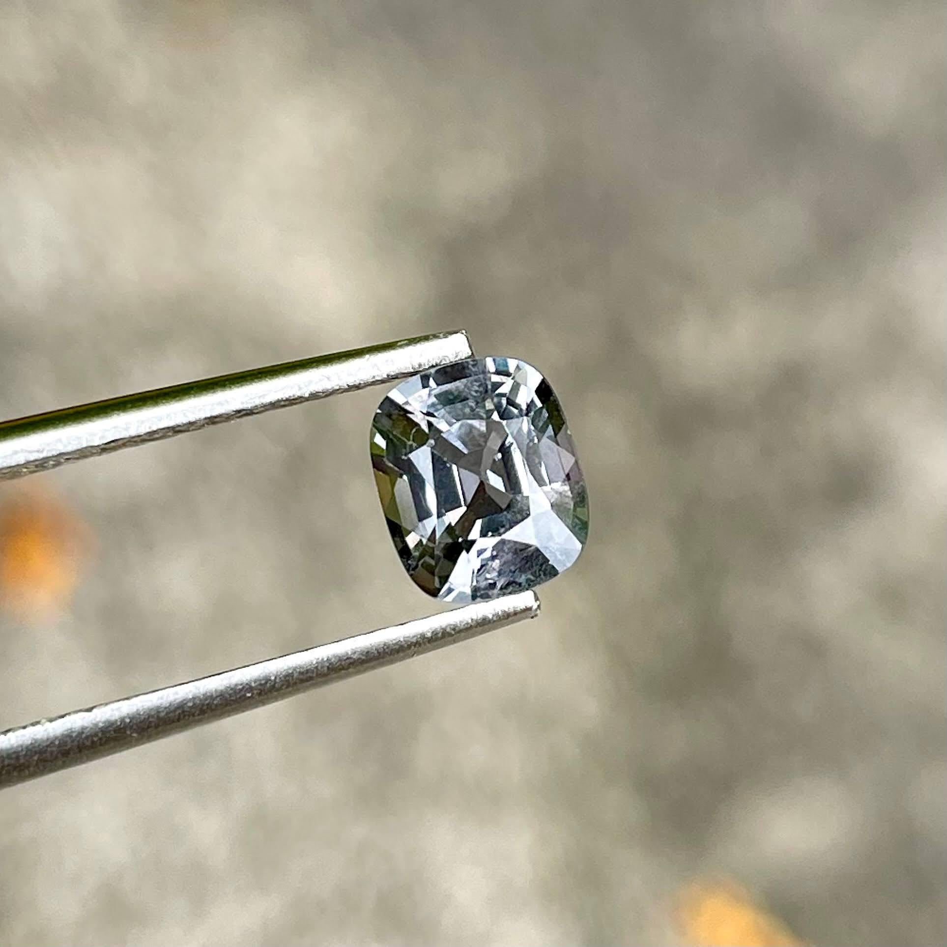 Taglio cuscino 1.11 Carati di Spinello Birmano Grigio Sciolto Taglio Cuscino Gemma Naturale in vendita
