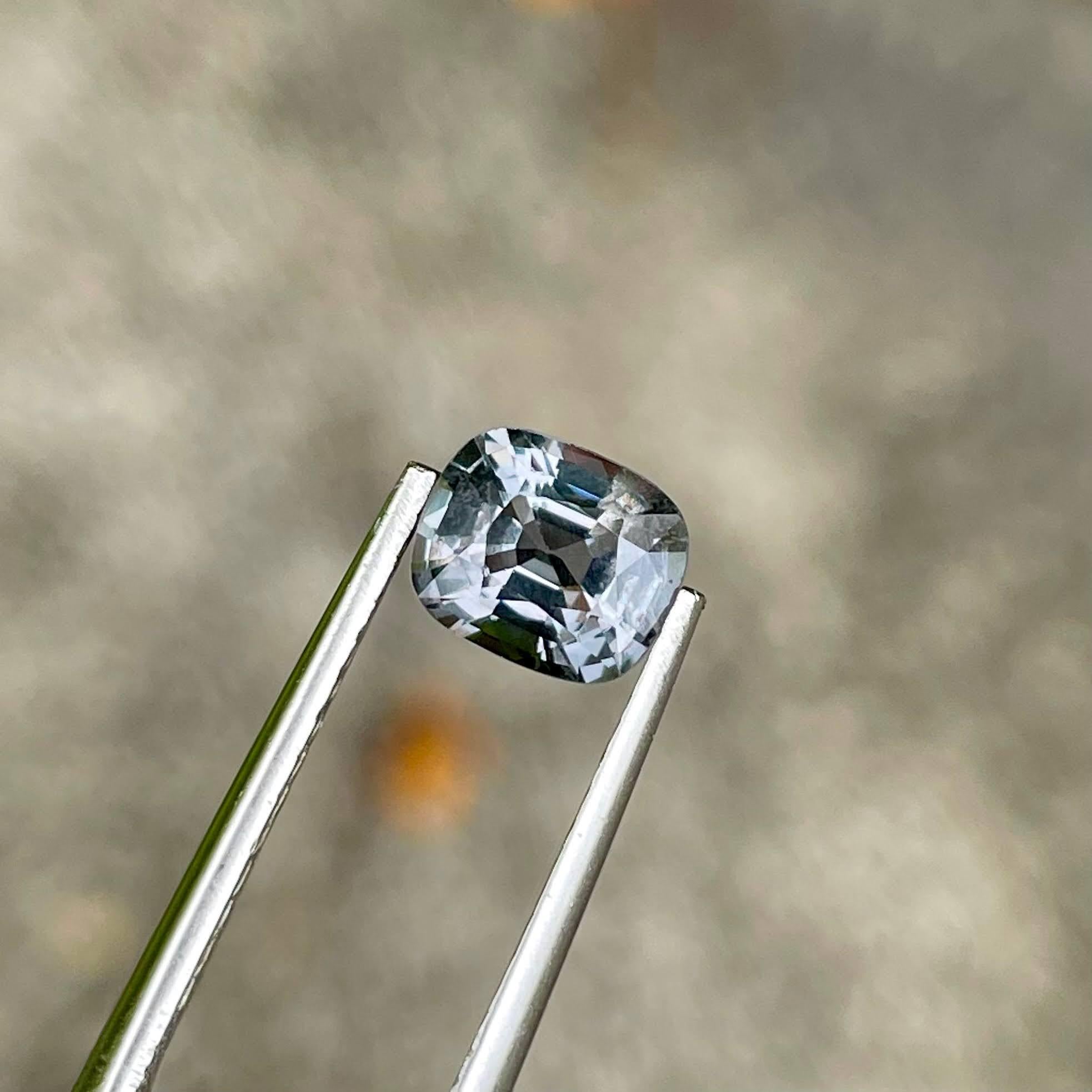 1.11 Carati di Spinello Birmano Grigio Sciolto Taglio Cuscino Gemma Naturale In condizioni Nuovo in vendita a Bangkok, TH