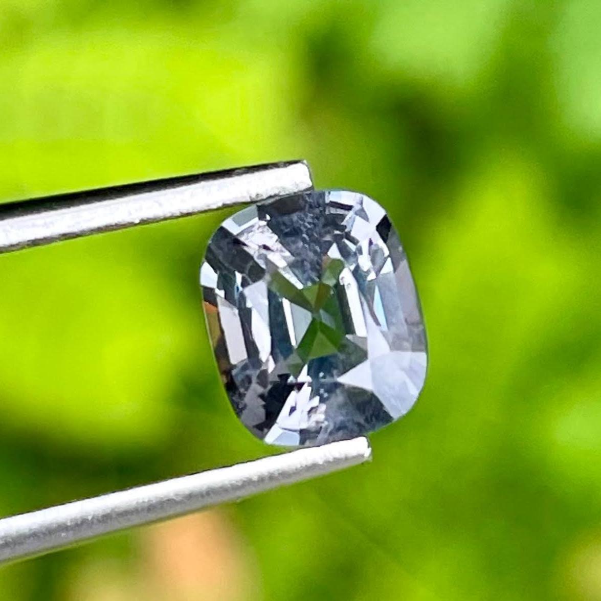 da uomo o donna 1.11 Carati di Spinello Birmano Grigio Sciolto Taglio Cuscino Gemma Naturale in vendita