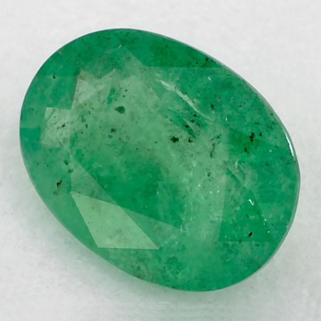 Mit seinem leuchtenden grünen Farbton ist der Geburtsstein für den Mai ein Symbol für neues Wachstum im Frühling. 

Entdecken Sie die lebendige Kollektion von Smaragden, Rubinen und Saphiren in unserem Geschäft, die als lose Edelsteine erhältlich