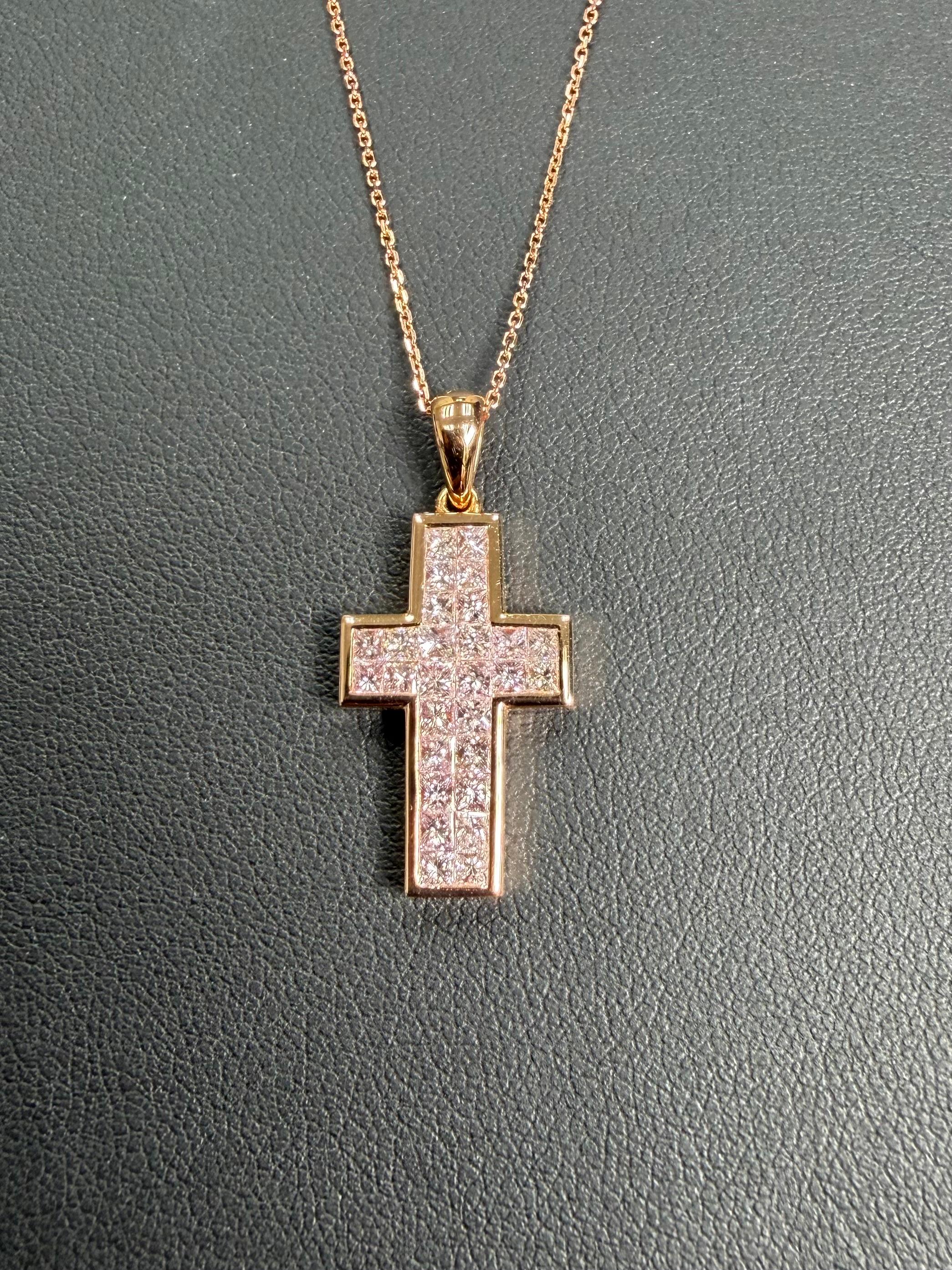 Collier pendentif croix en diamant rose clair naturel de 1,11 carat poids total. Or rose 18 carats. en vente 7