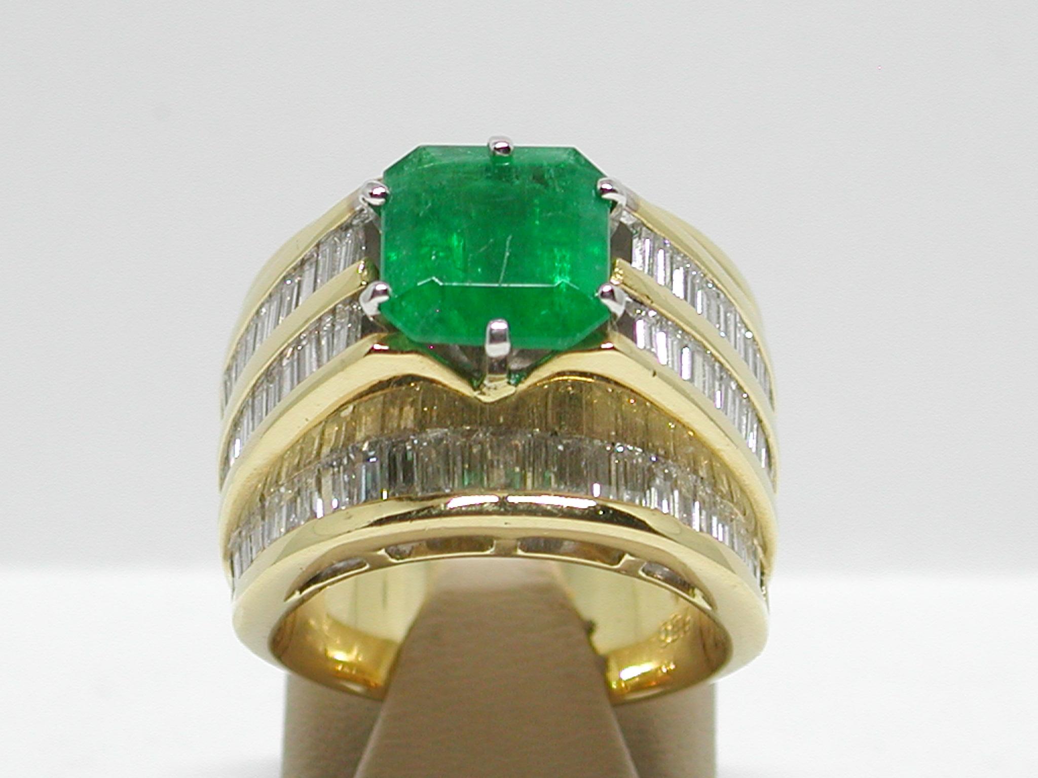 Contemporary 11.10 Carat Yellow Gold Diamond Emerald Ring For Sale