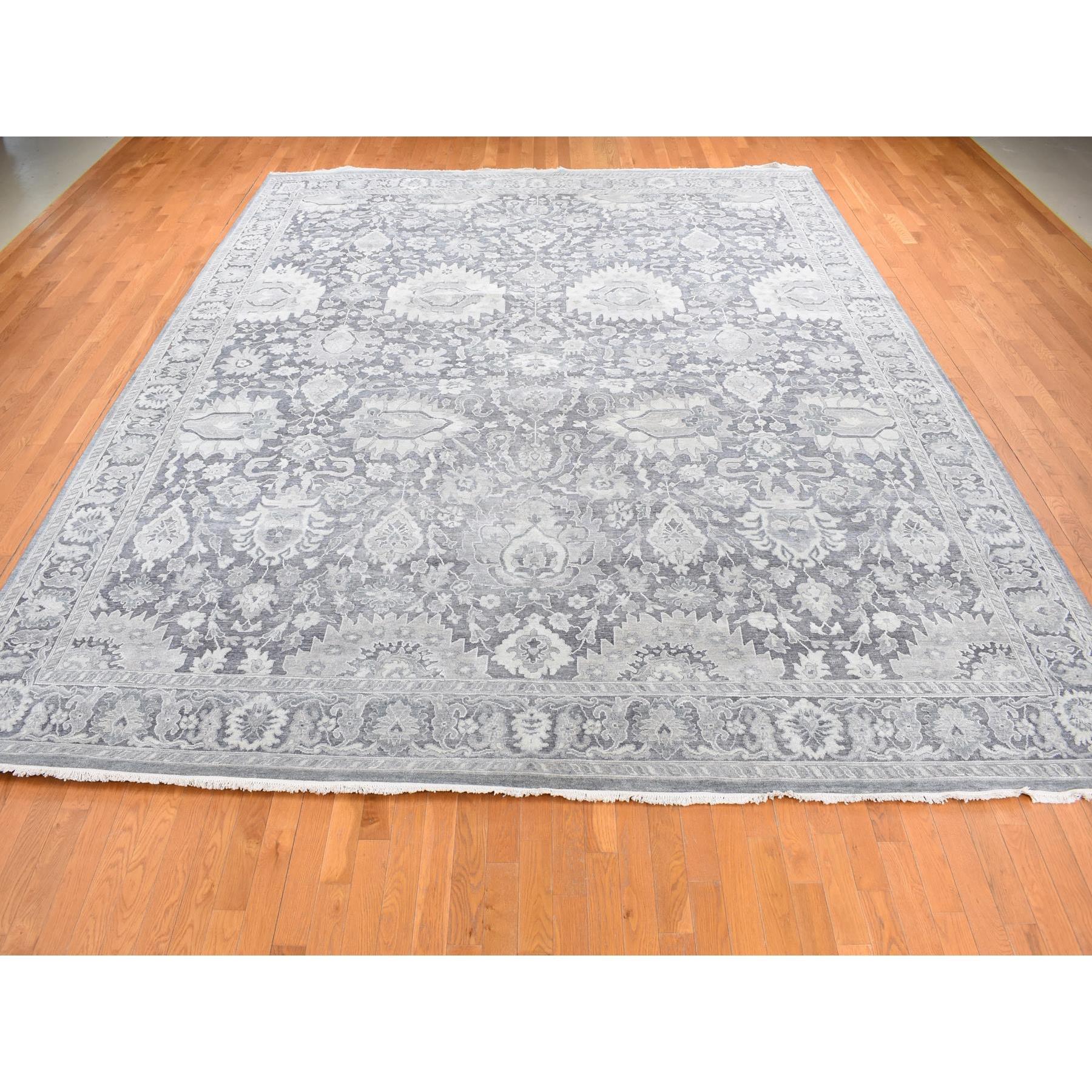 Tappeto orientale Anchor Gray, Annodato a mano, Influenza Oushak, Seta con lana testurizzata, Grande, Orientale
Materiali primari: Lana e seta
Lattice: No Pile 
altezza: 0,25 pollici
Stile: Di transizione
Colore primario: Grigio
Colori secondari: