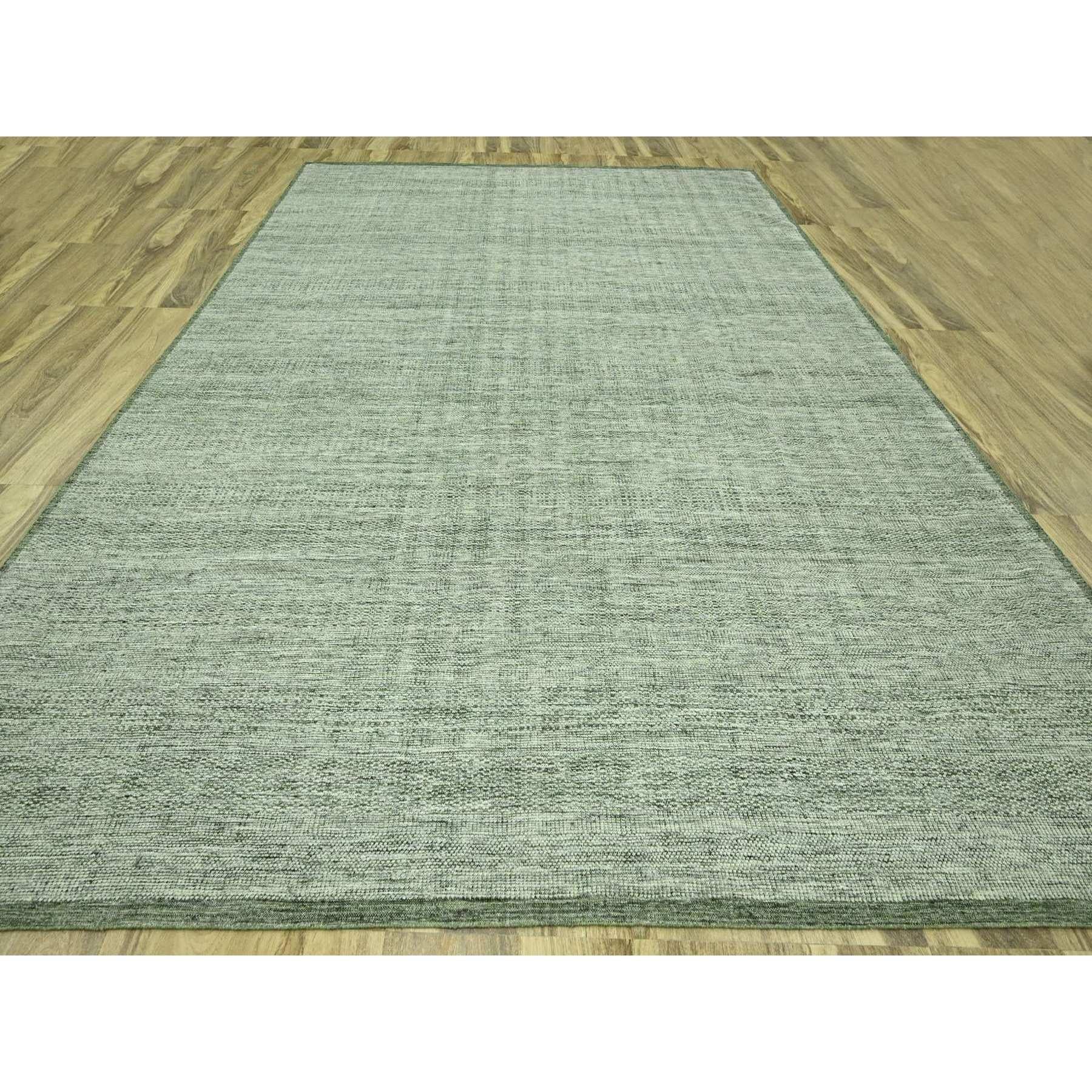 Basile, Laine Naturelle, Design/One Oxydé et Détérioré avec Chaînes Exposées, Noué à la Main XL, Surdimensionné, Tapis d'Orient
Matières premières : Laine
Latex : Pas de poils 
hauteur : 0,25 pouces
Style : Contemporain
Couleur primaire :
