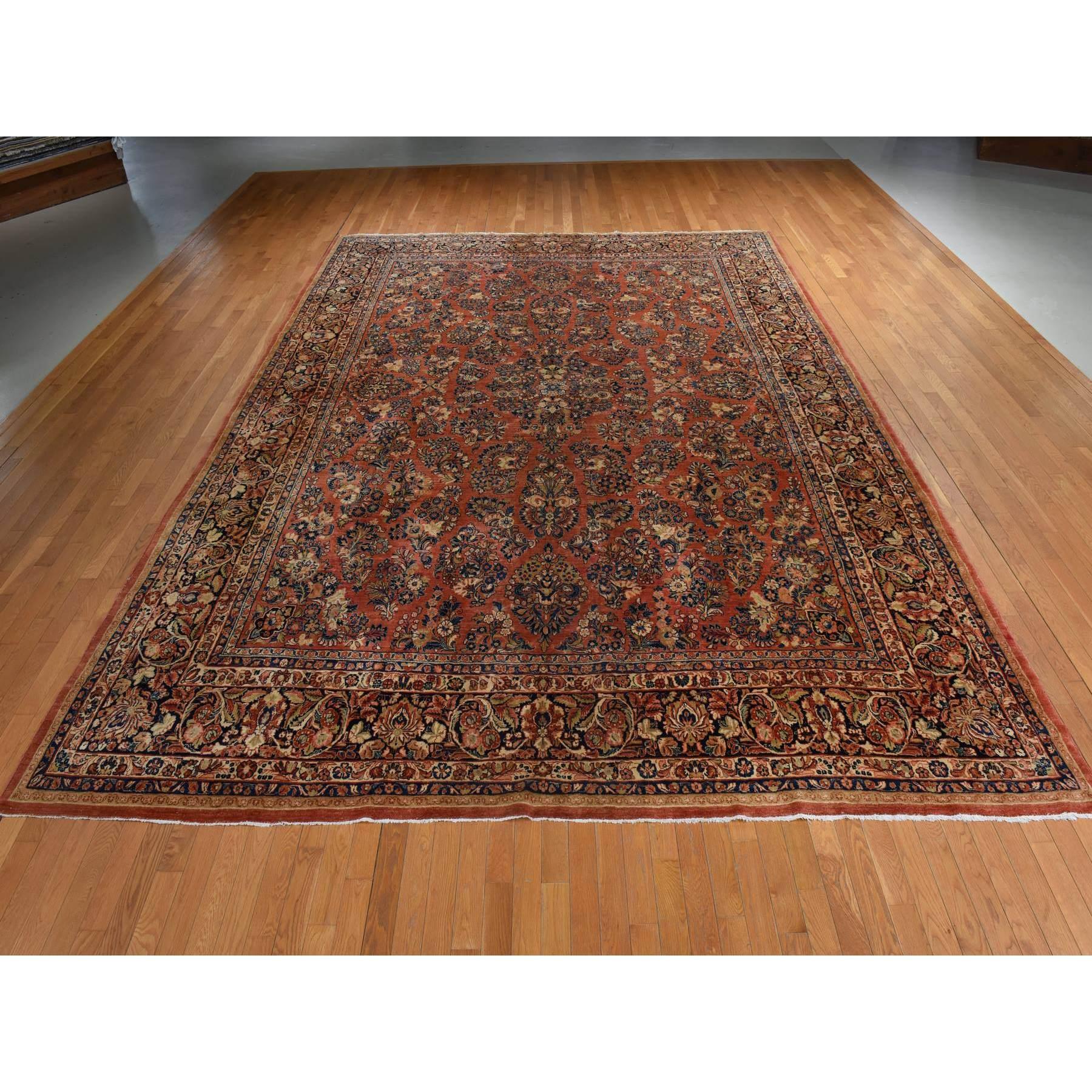Copper Red, Antique Persian Sarouk, Clean and Soft, Sides and Ends Professionally Secured, Even Wear, Good Condition, 100% Wool, Hand Knotted, Oversized, Oriental rug
Matières premières : Laine
Latex : Pas de poils 
hauteur : 0,25 pouces
Style :
