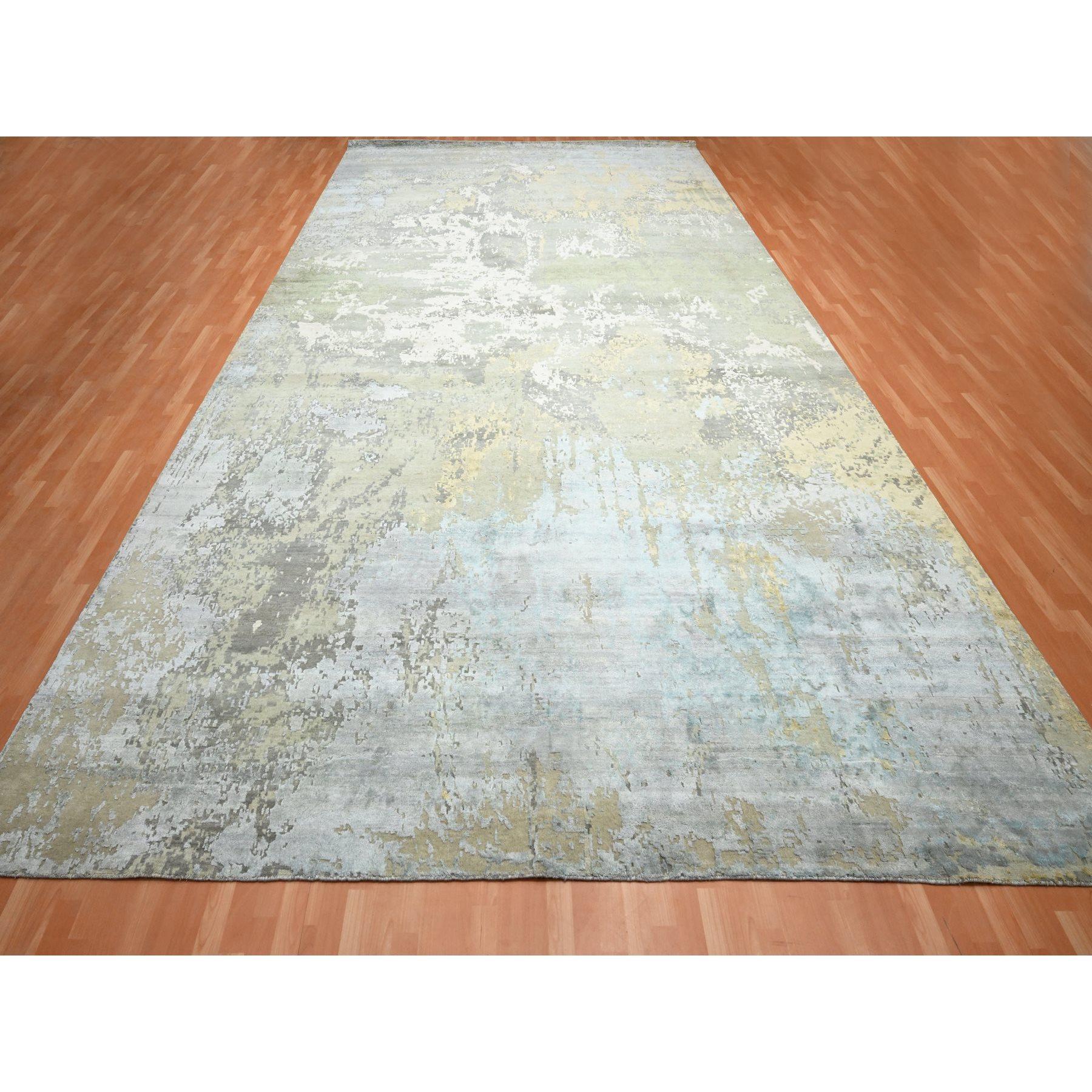 Sfumature di grigio, lana e vera seta, design a galassia con colori tenui, annodato a mano, XL, oversize, tappeto orientale
Materiali primari: Lana e seta
Lattice: No Pile 
altezza: 0,25 pollici
Stile: Contemporaneo
Colore primario: Grigio
Colori