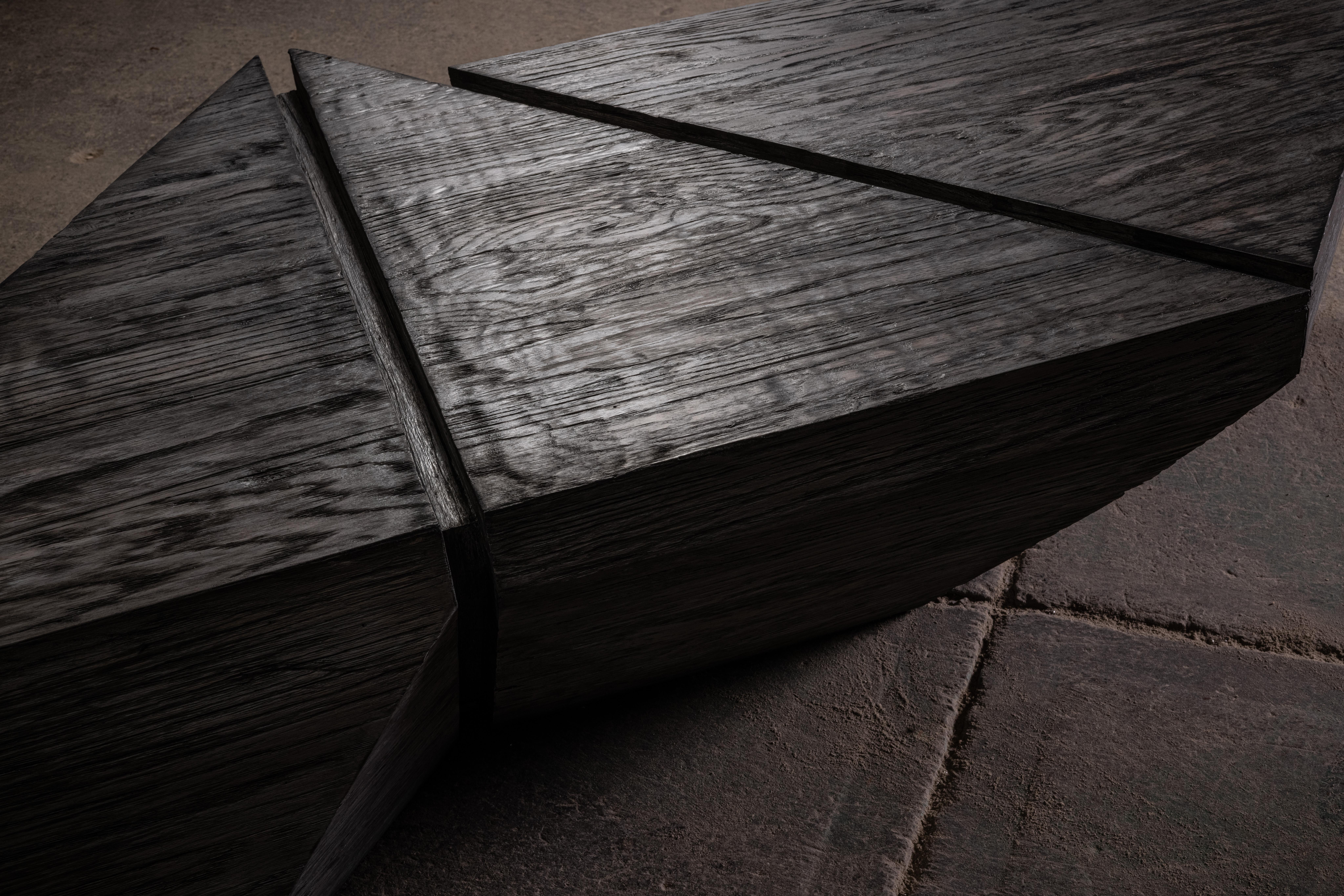 XXIe siècle et contemporain 1111 Table basse géométrique en chêne noir massif d'époque par No Age Studio en vente