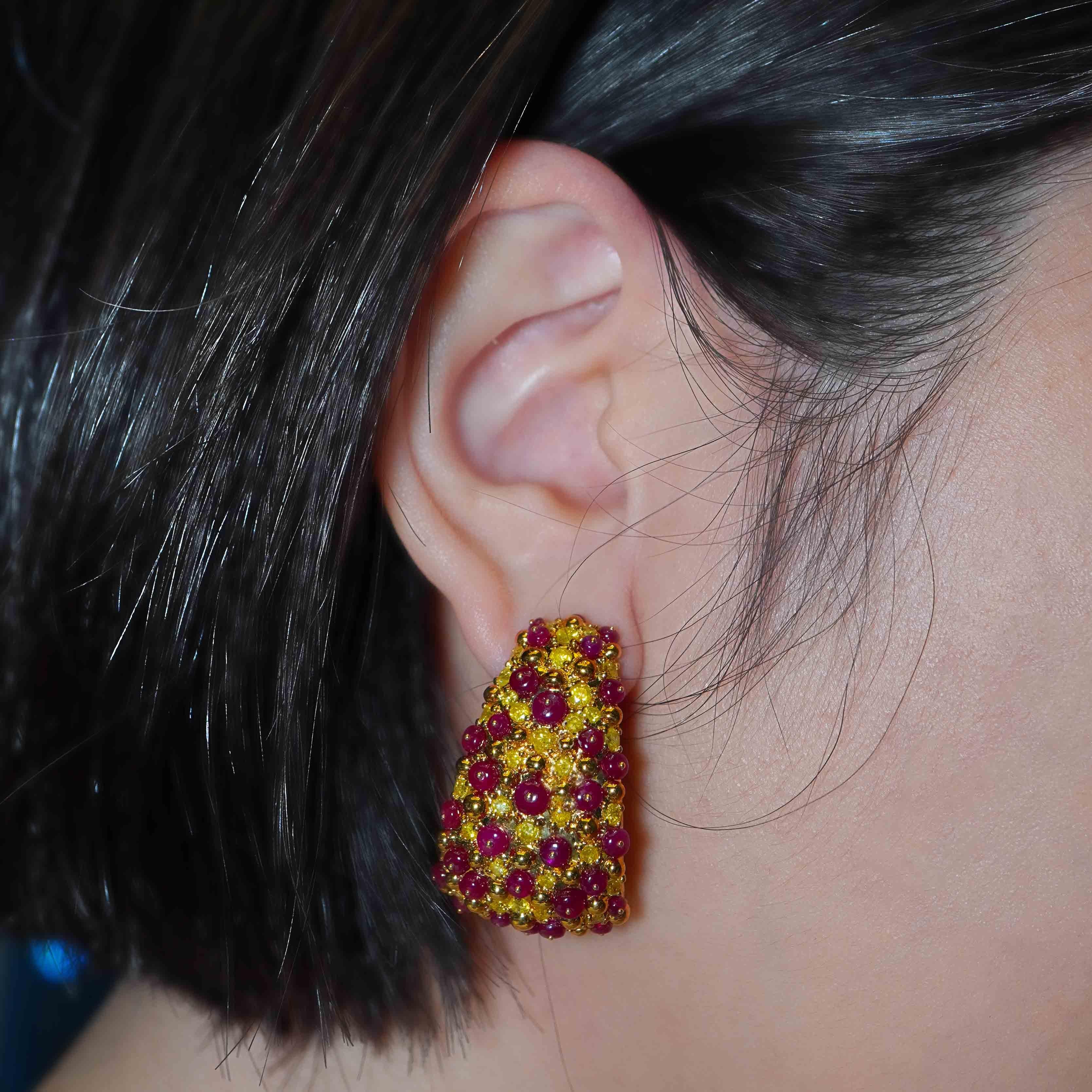 Round Cut 11.12 Carat Vivid Red Ruby with 3.81 Carat Fancy Vivid Yellow Designer Earring For Sale