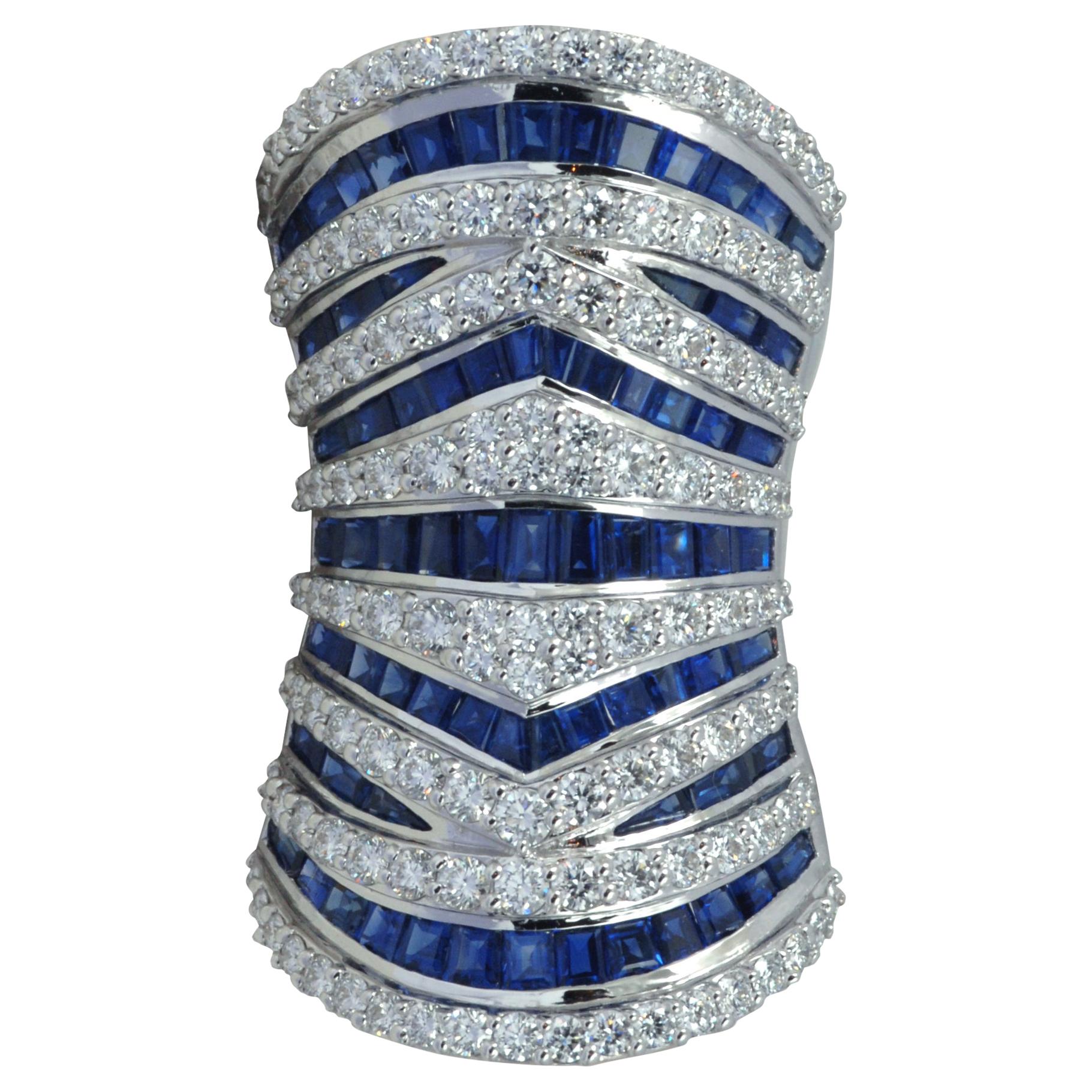 Bague cocktail en or 18 carats, saphir bleu de 11,14 carats et diamants de 3,07 carats