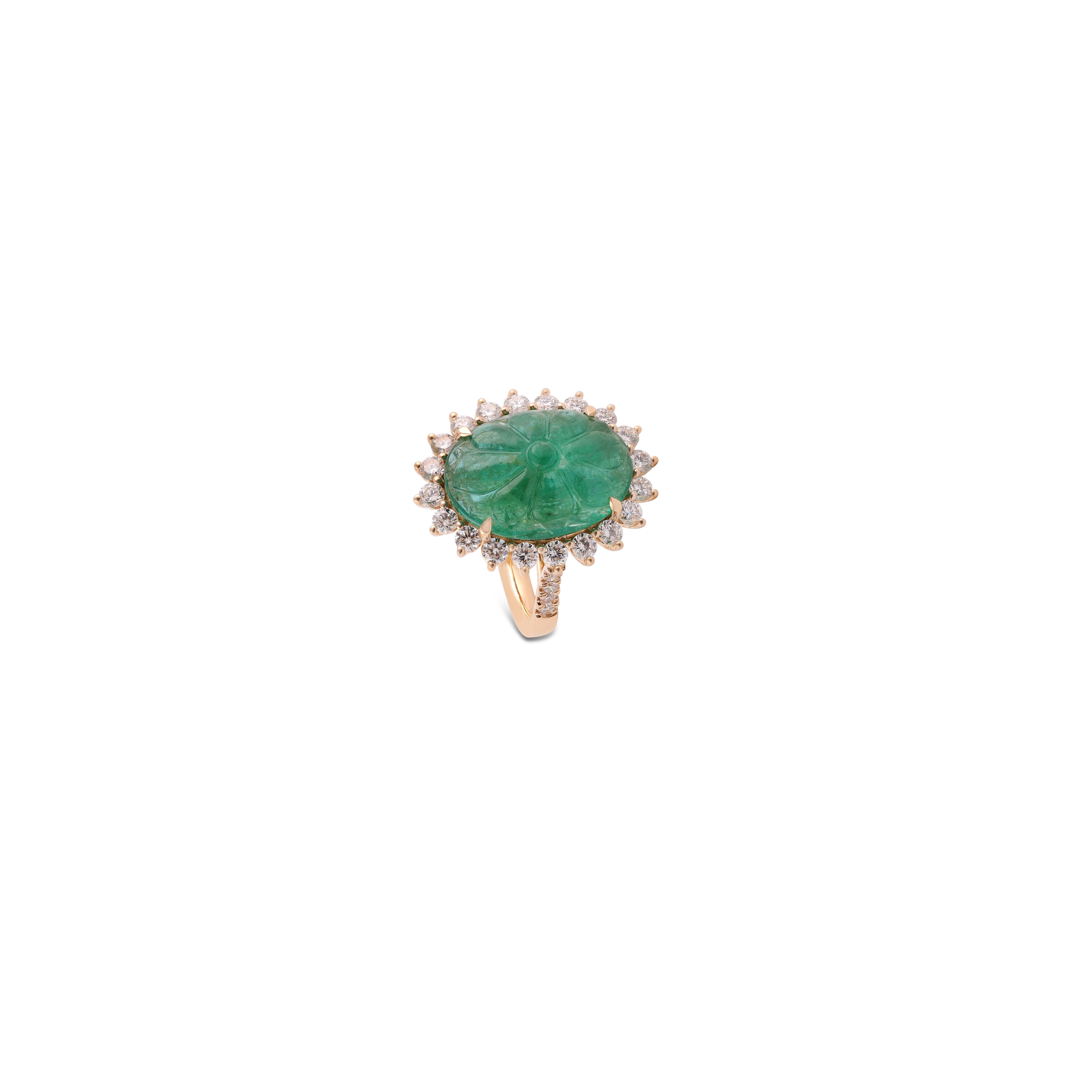 Oval Cut 11.15 Carat Carved Zambian Emerald & Cluster Diamond Ring in 18k Yellow Gold For Sale