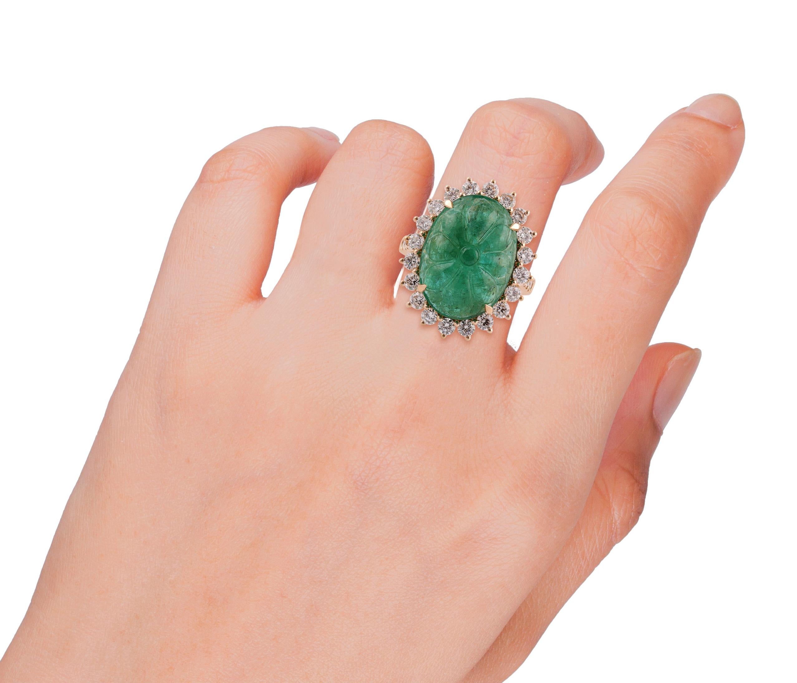 11.15 Carat Carved Zambian Emerald & Cluster Diamond Ring in 18k Yellow Gold In New Condition For Sale In Jaipur, Rajasthan