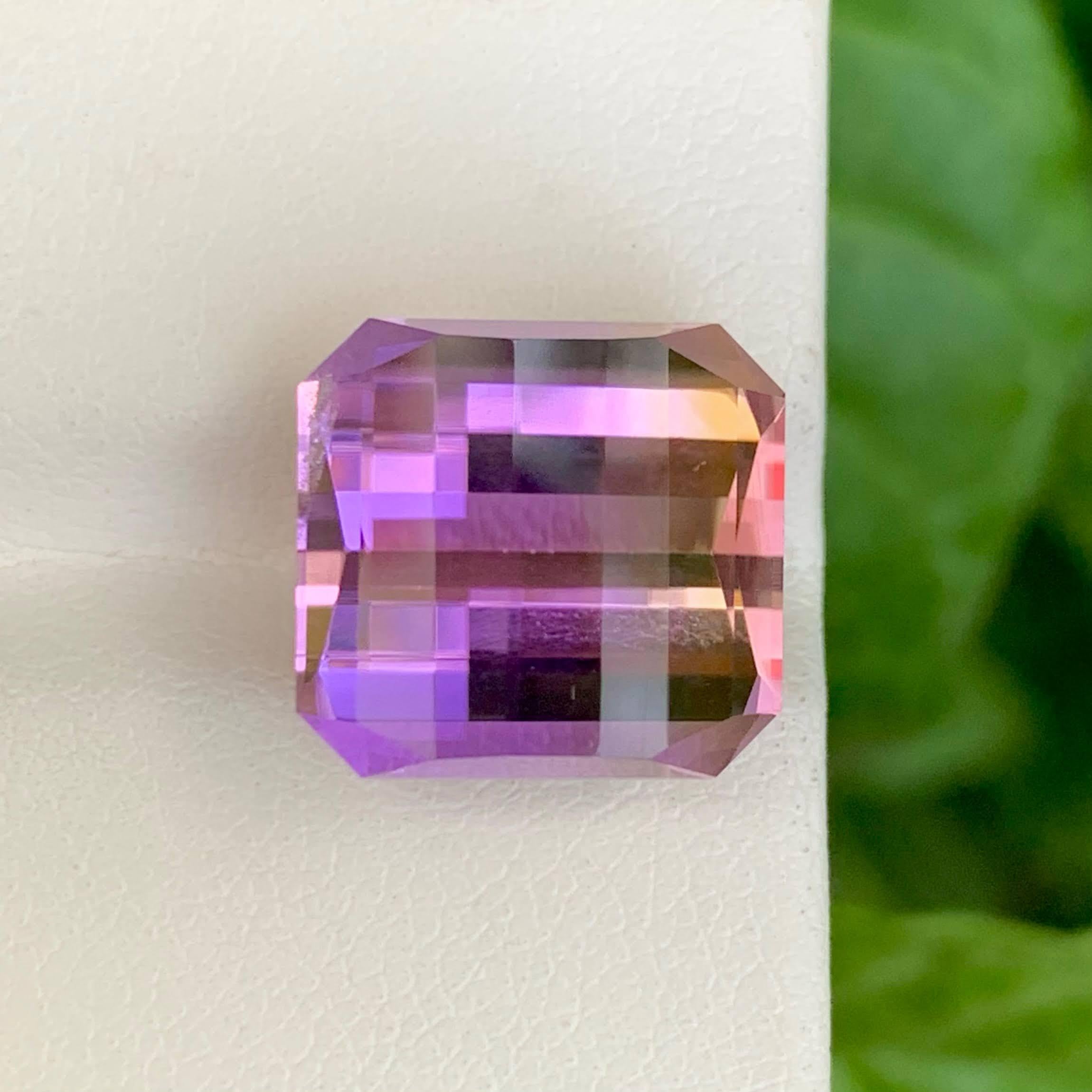 Peso 11,15 quilates
Dimensiones 13,1x12,4x9,5 mm
Tratamiento Ninguno
Origen Brasil 
Claridad VVS
Píxel de corte de forma
NA



Esta impresionante gema Ametrina Natural de 11,15 quilates muestra una sorprendente armonía de Citrino dorado y Amatista