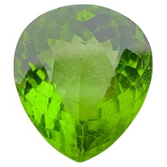 11.15 Carat Natural Loose Green Peridot Stone Pear Cut Pakistani Gemstone (pierre précieuse du Pakistan)