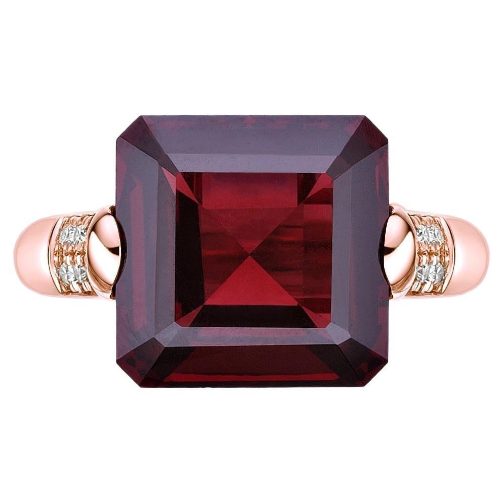 11.15 Carat Red Garnet Fancy Ring in 18Karat Rose Gold with White Diamond. For Sale