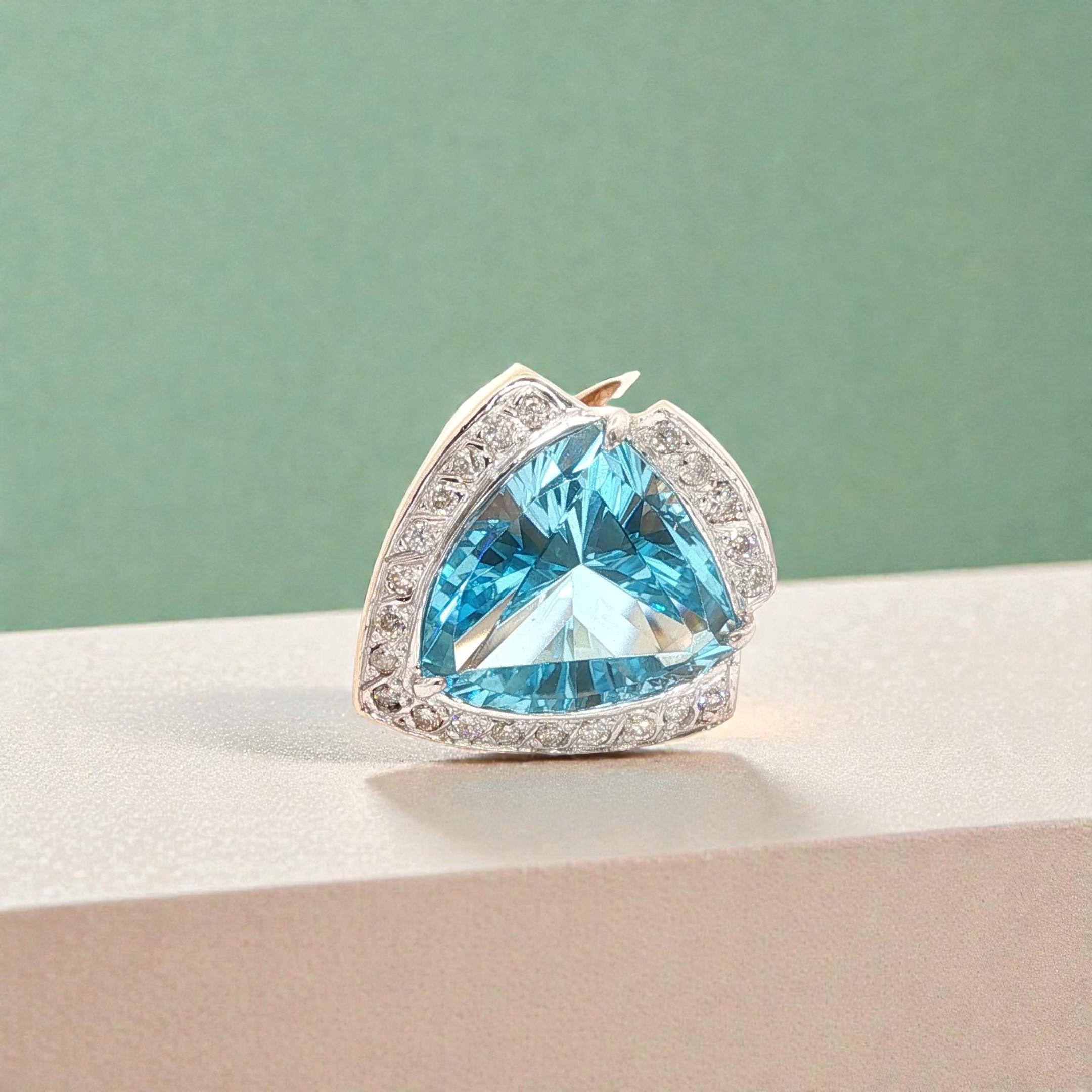 11.15 Carat Trillion Cut Blue Topaz Cocktail Ring with Diamonds in 14 Karat Gold For Sale 9