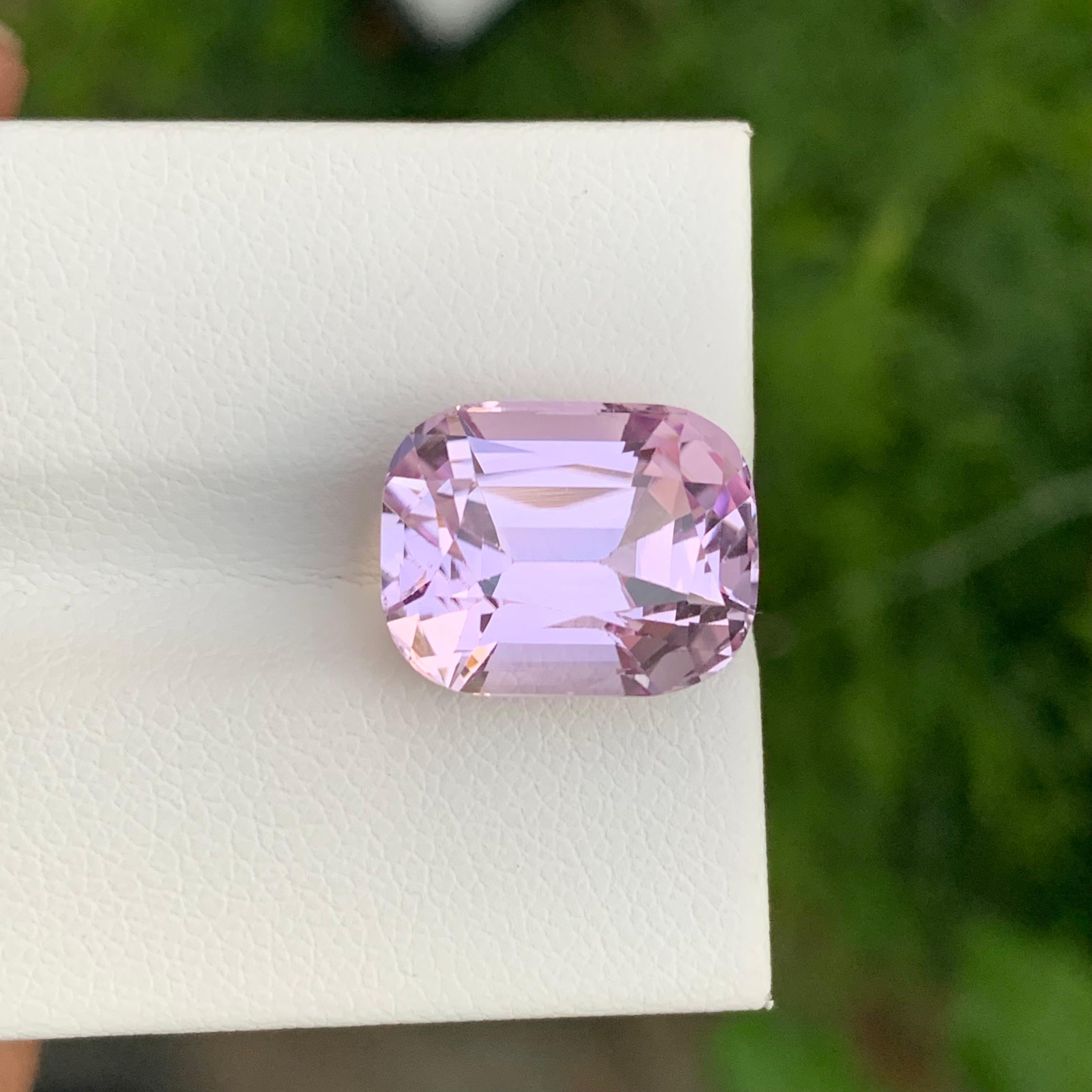 Women's or Men's 11.15 Natural Loose Purplish Pink Kunzite Cushion Shape Gem For Jewellery For Sale